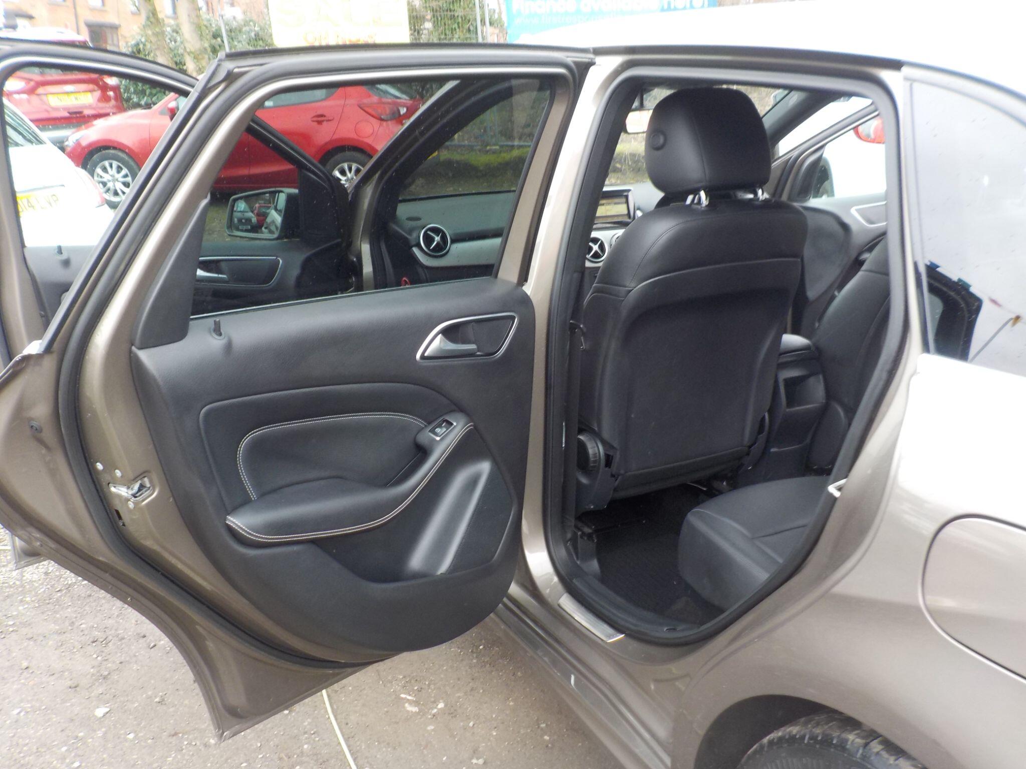 Mercedes-Benz B Class 1.8 B180 CDI BlueEfficiency Sport Euro 5 (s/s) 5dr