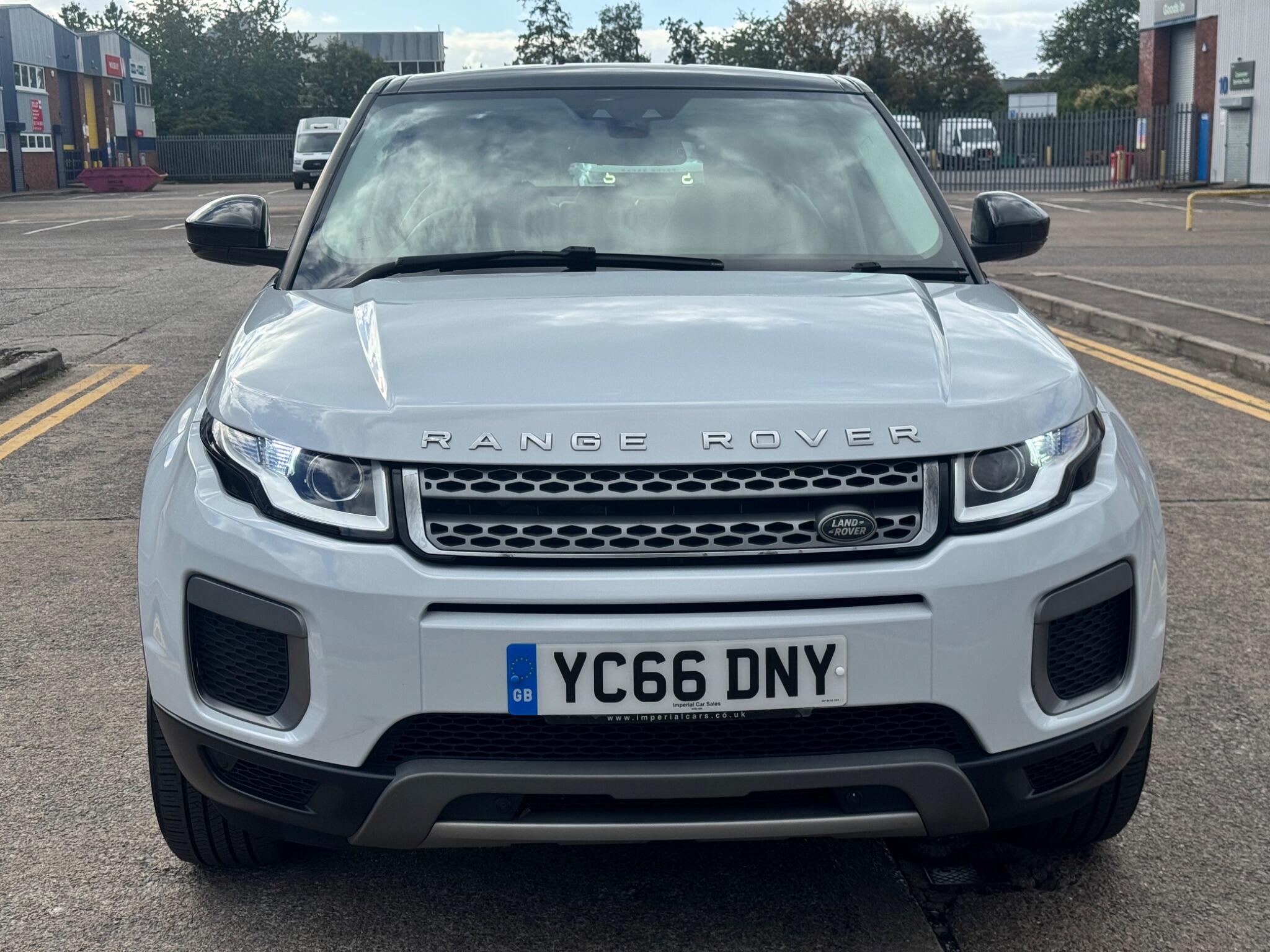 Land Rover Range Rover Evoque view 2