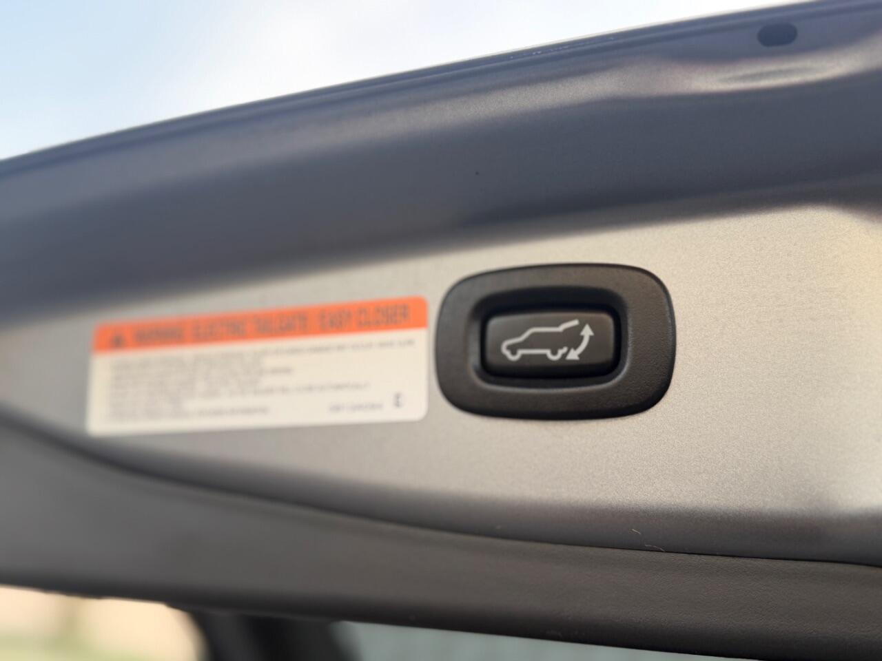 Mitsubishi Outlander view 12