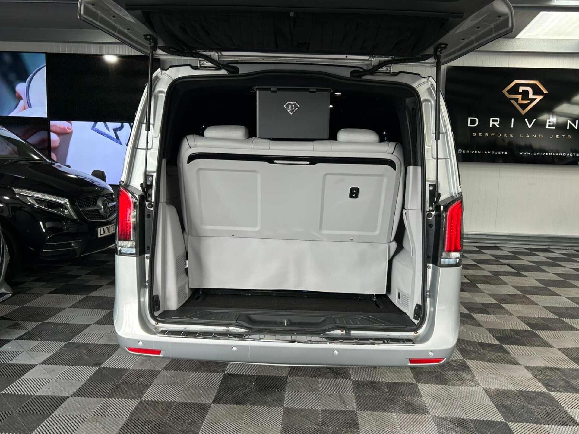 Mercedes-Benz Vito view 57
