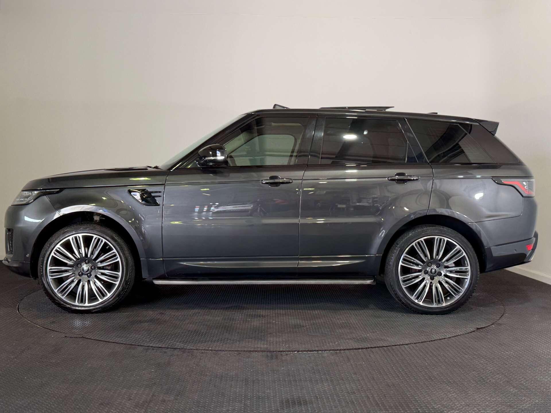 Land Rover Range Rover Sport view 4
