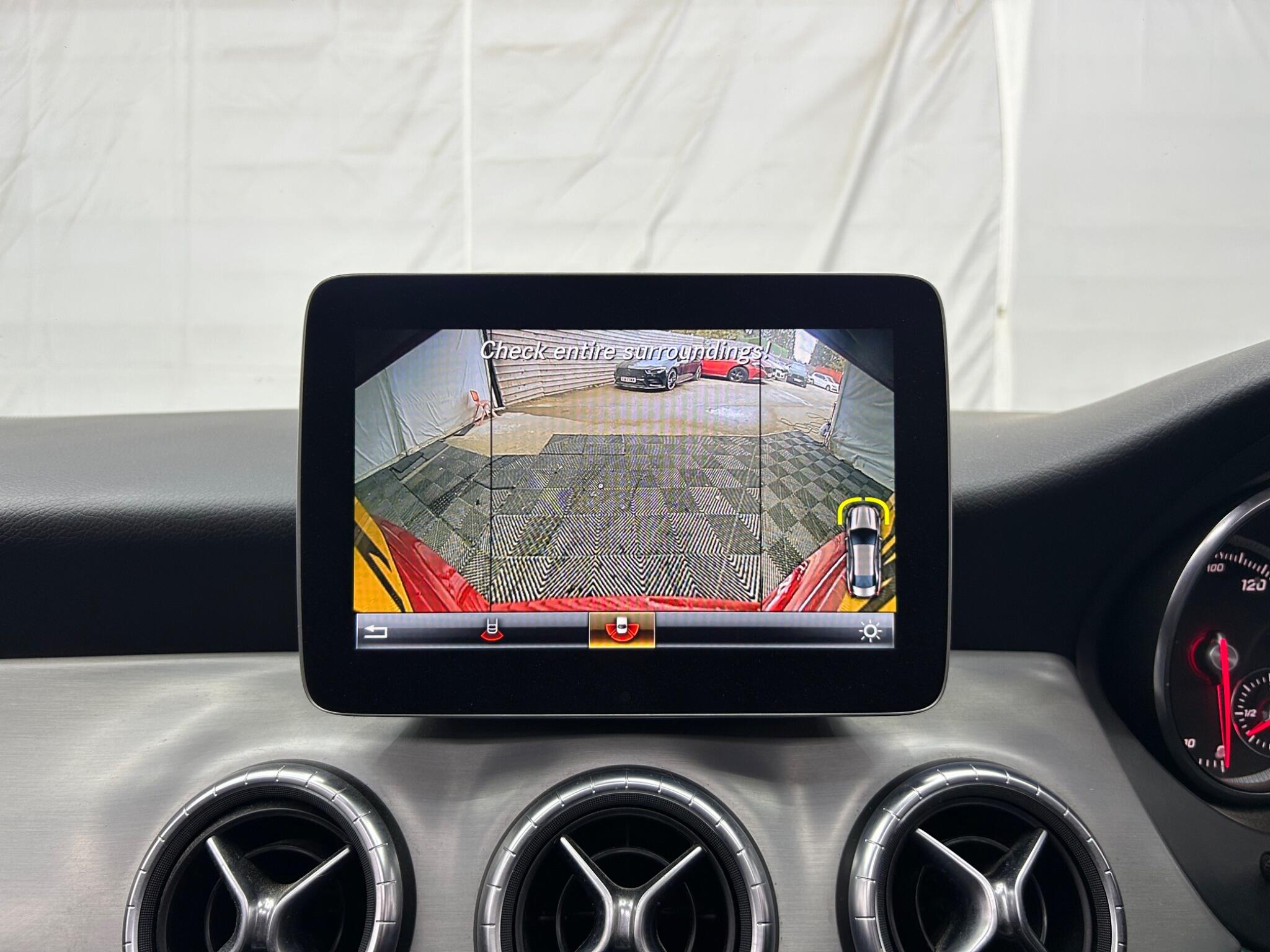 Mercedes-Benz Cla view 37