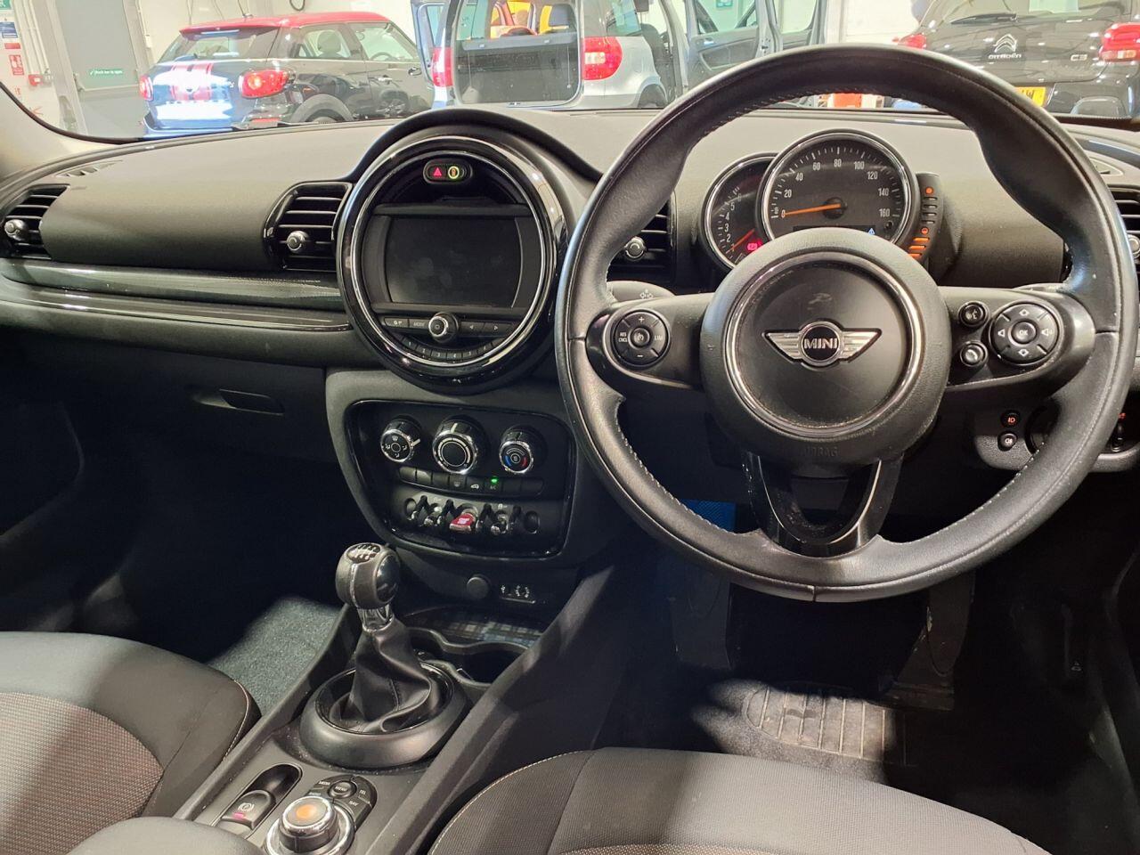 Mini Clubman view 9
