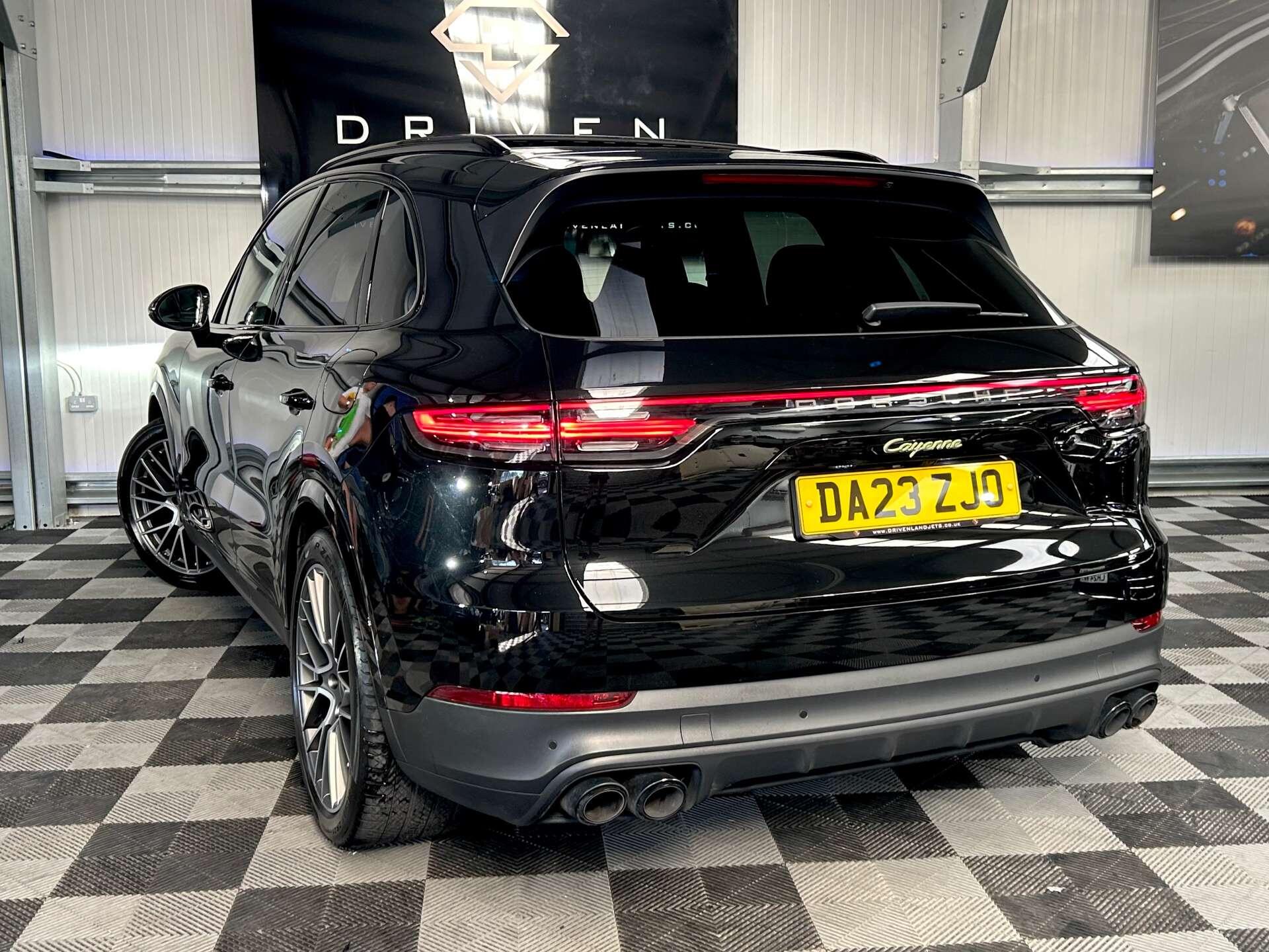 Porsche Cayenne view 11