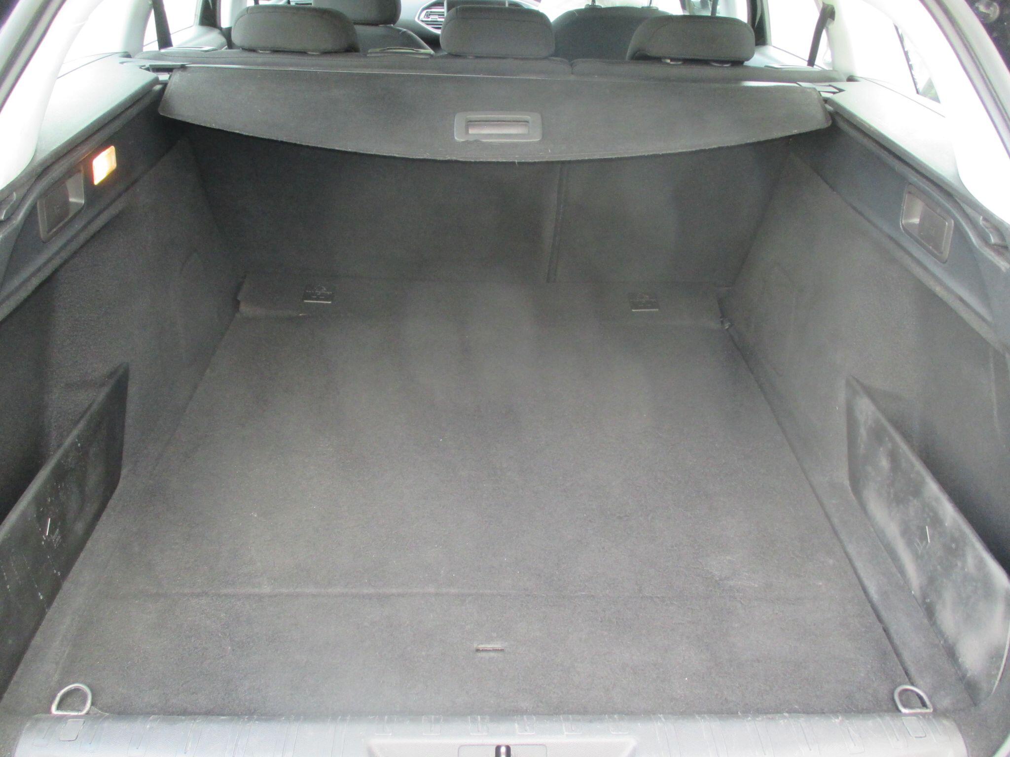 Peugeot 308 SW view 17