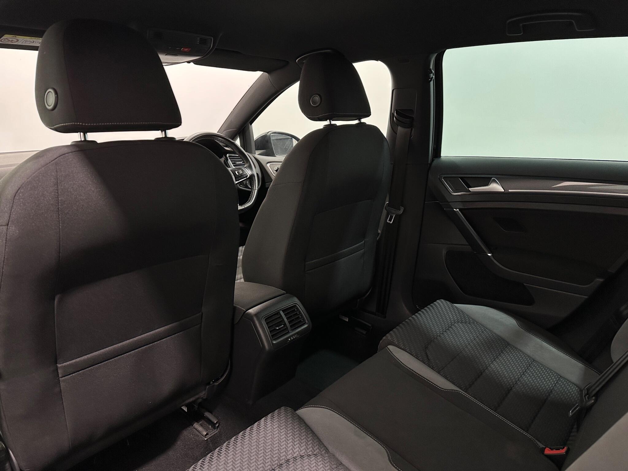 Volkswagen Golf view 39