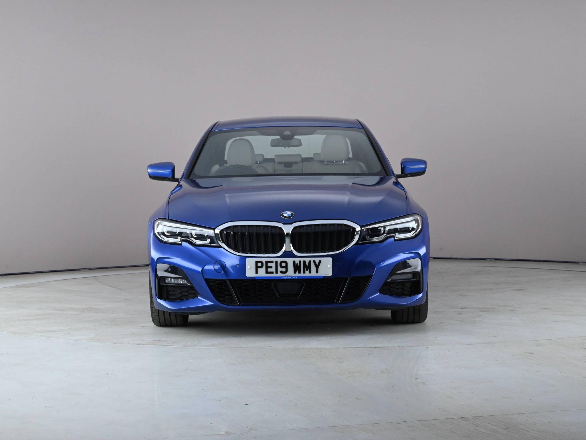 BMW 3 Series view 5