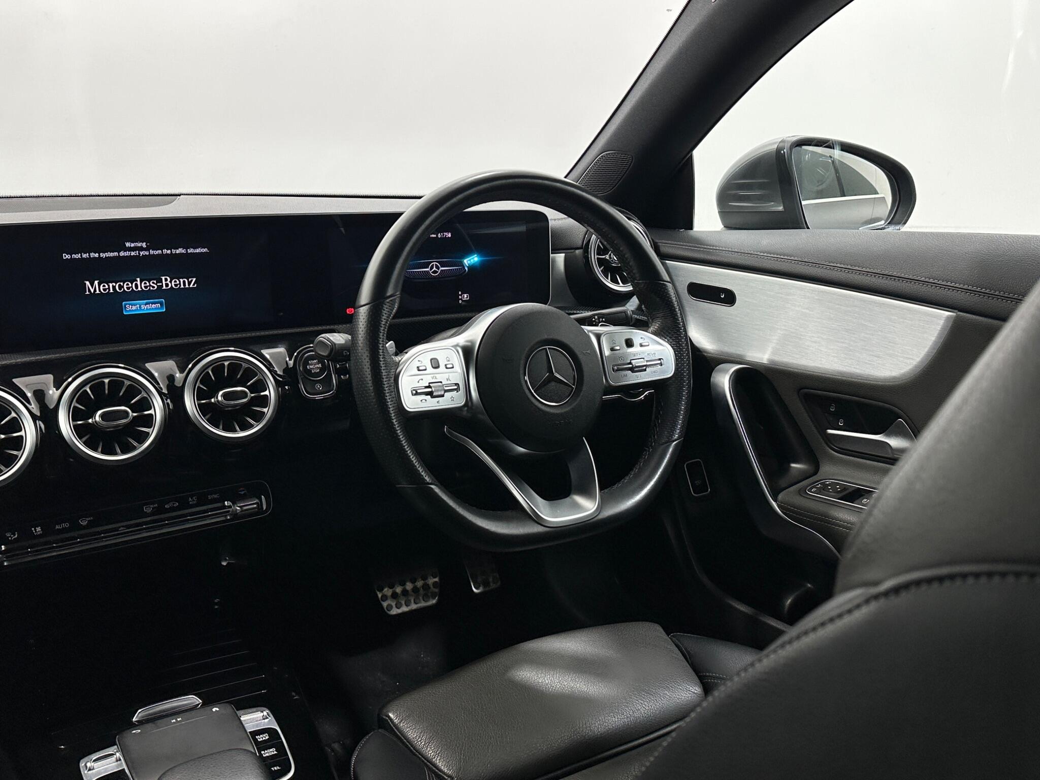 Mercedes-Benz Cla view 12