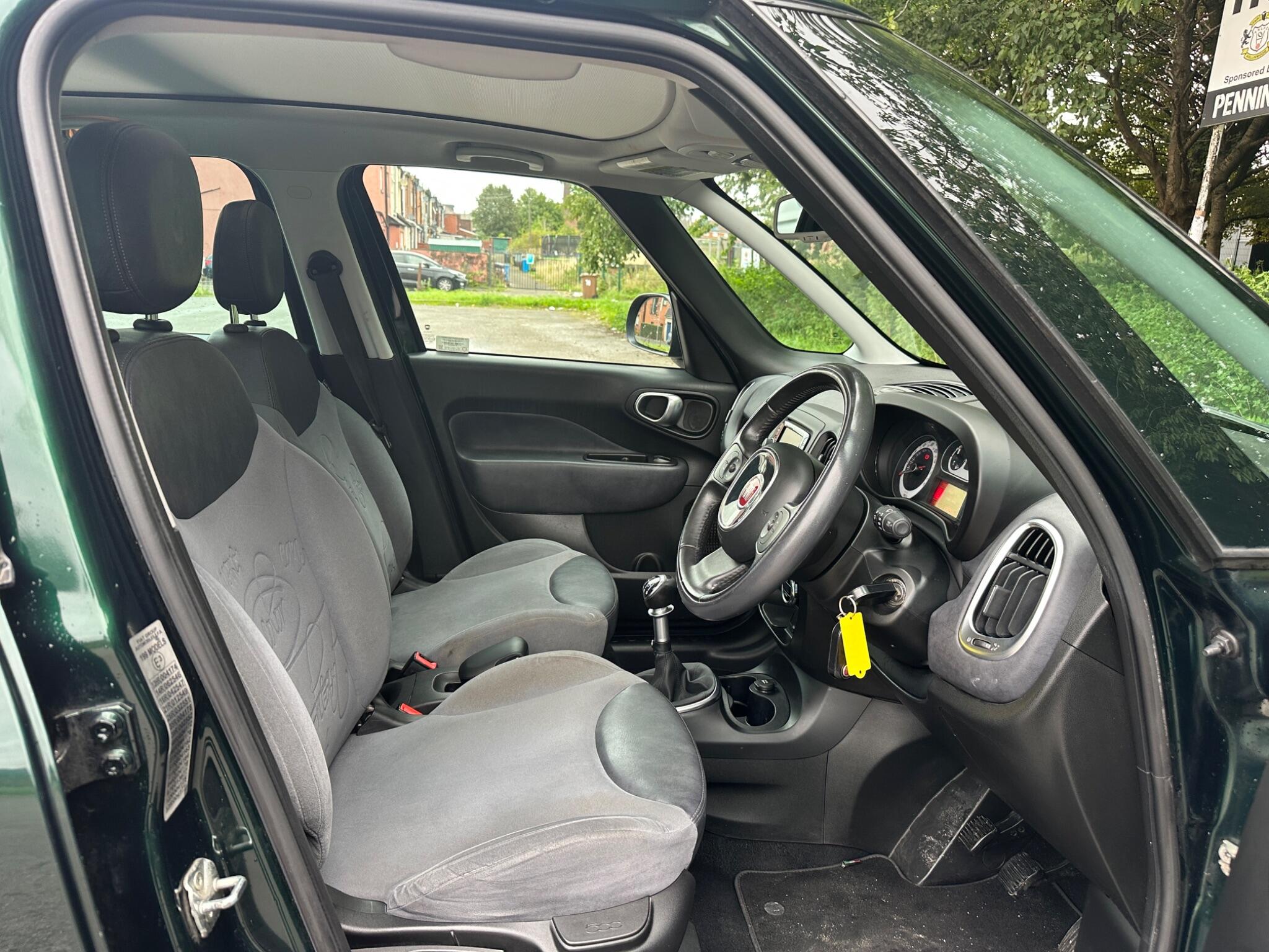 Fiat 500L view 14