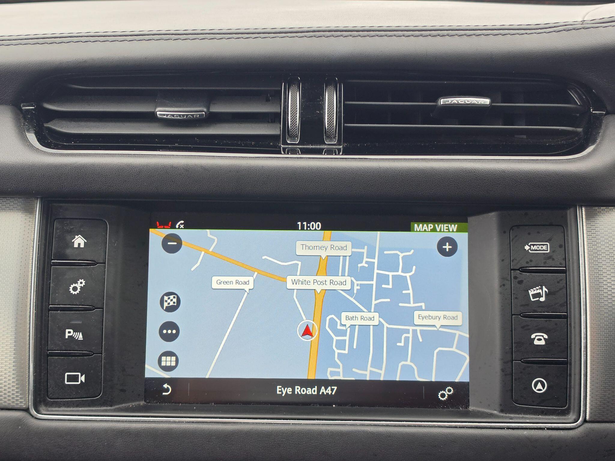 Jaguar XF view 18