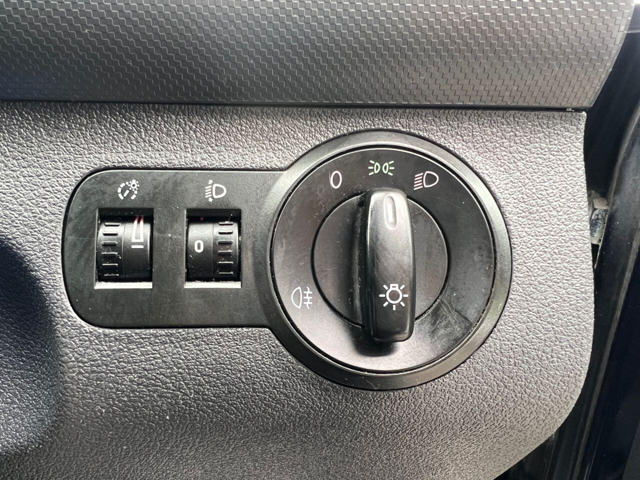Volkswagen Caddy Maxi view 27