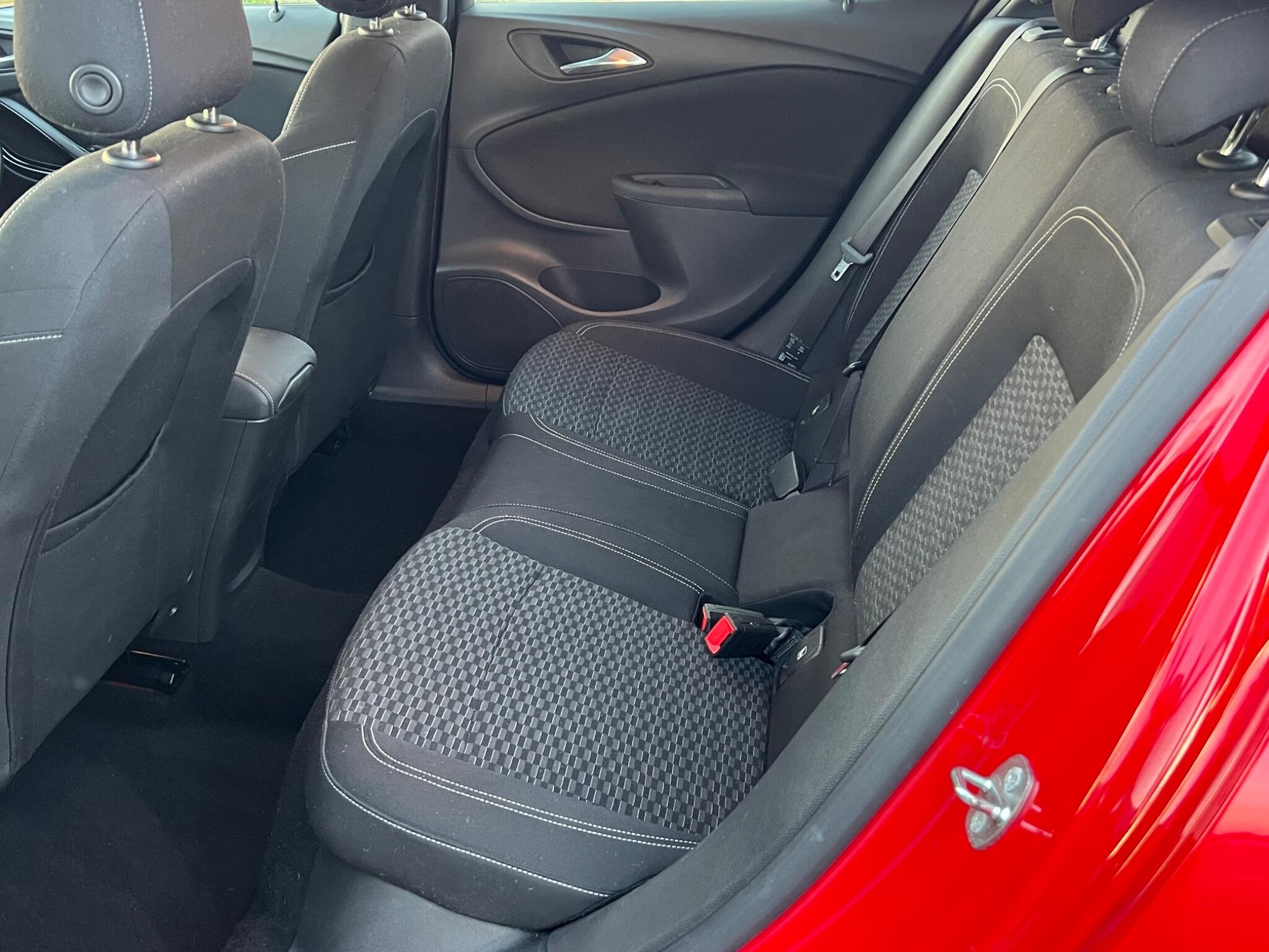 Vauxhall Astra view 13