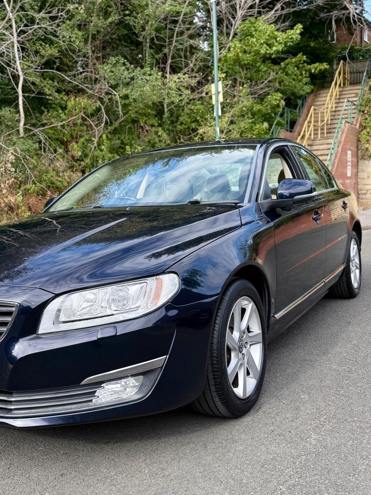 Volvo S80 view 40