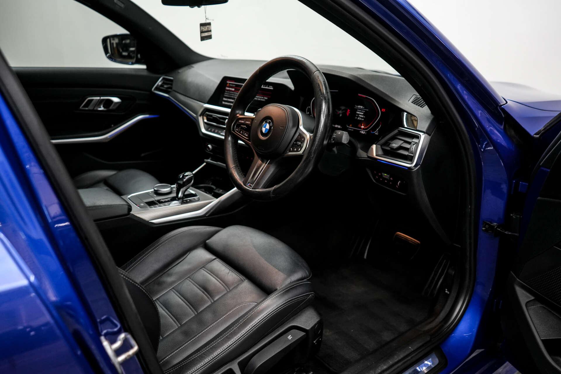 BMW 3 Series view 16