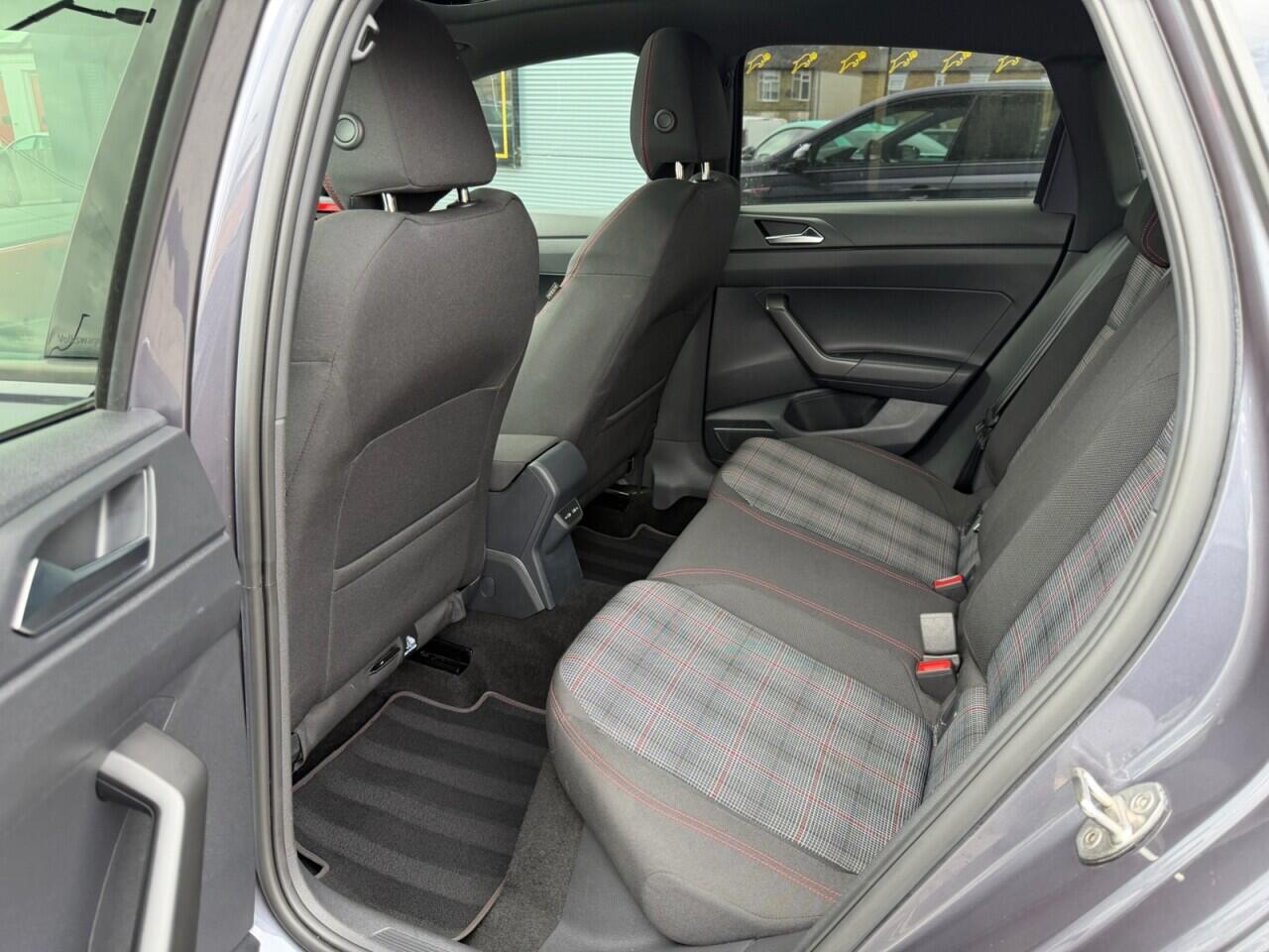 Volkswagen Polo view 24