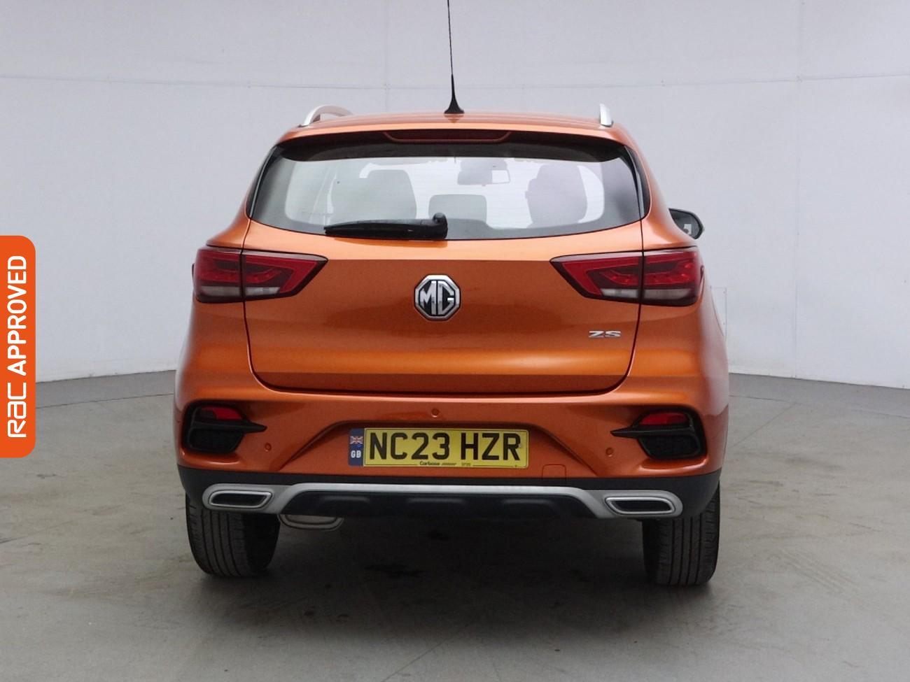 MG ZS view 8