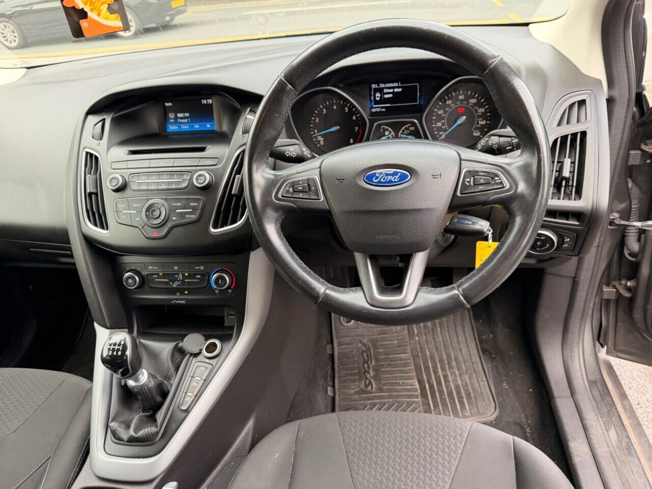 Ford Focus view 4