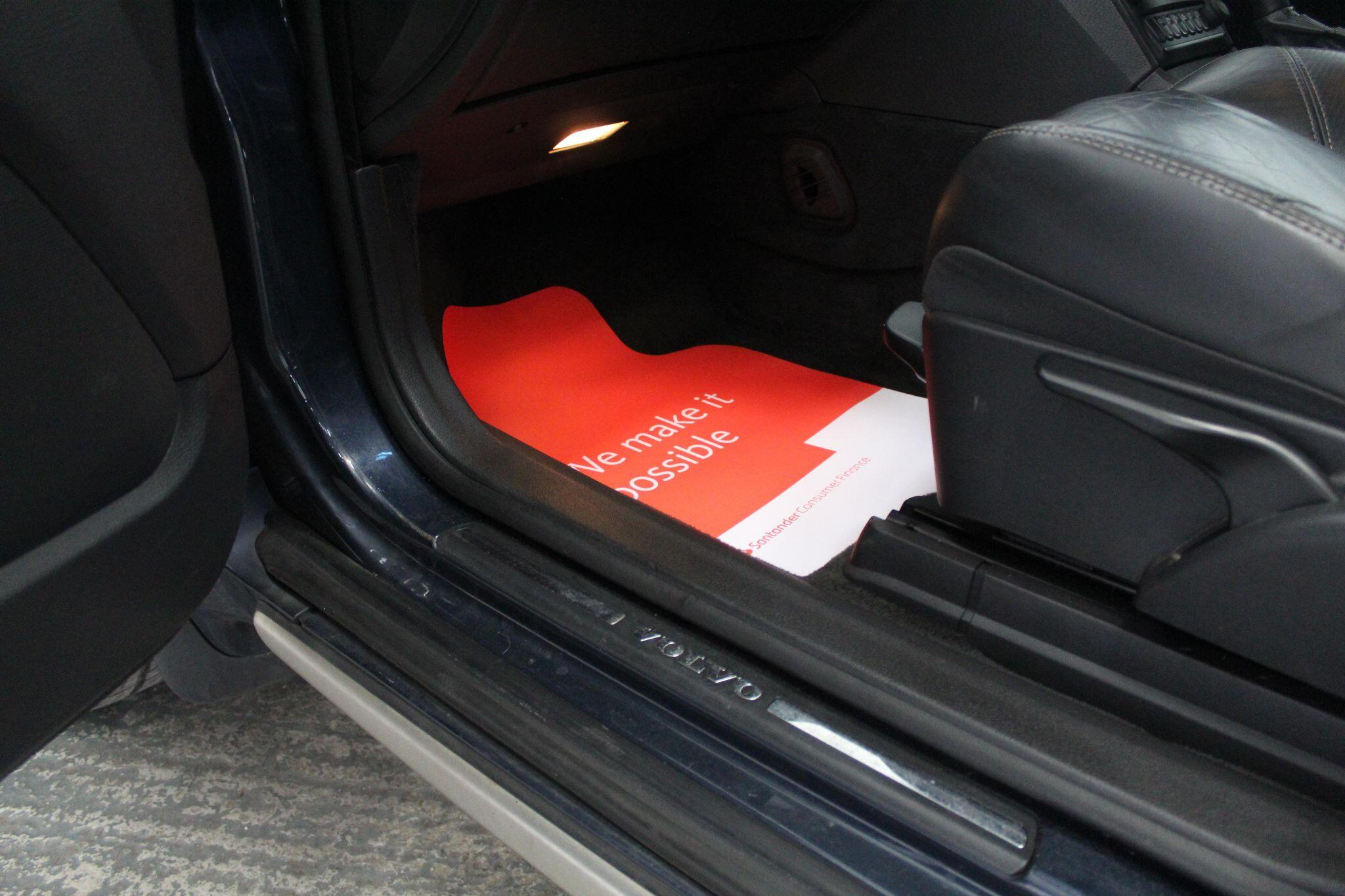 Volvo XC90 view 32