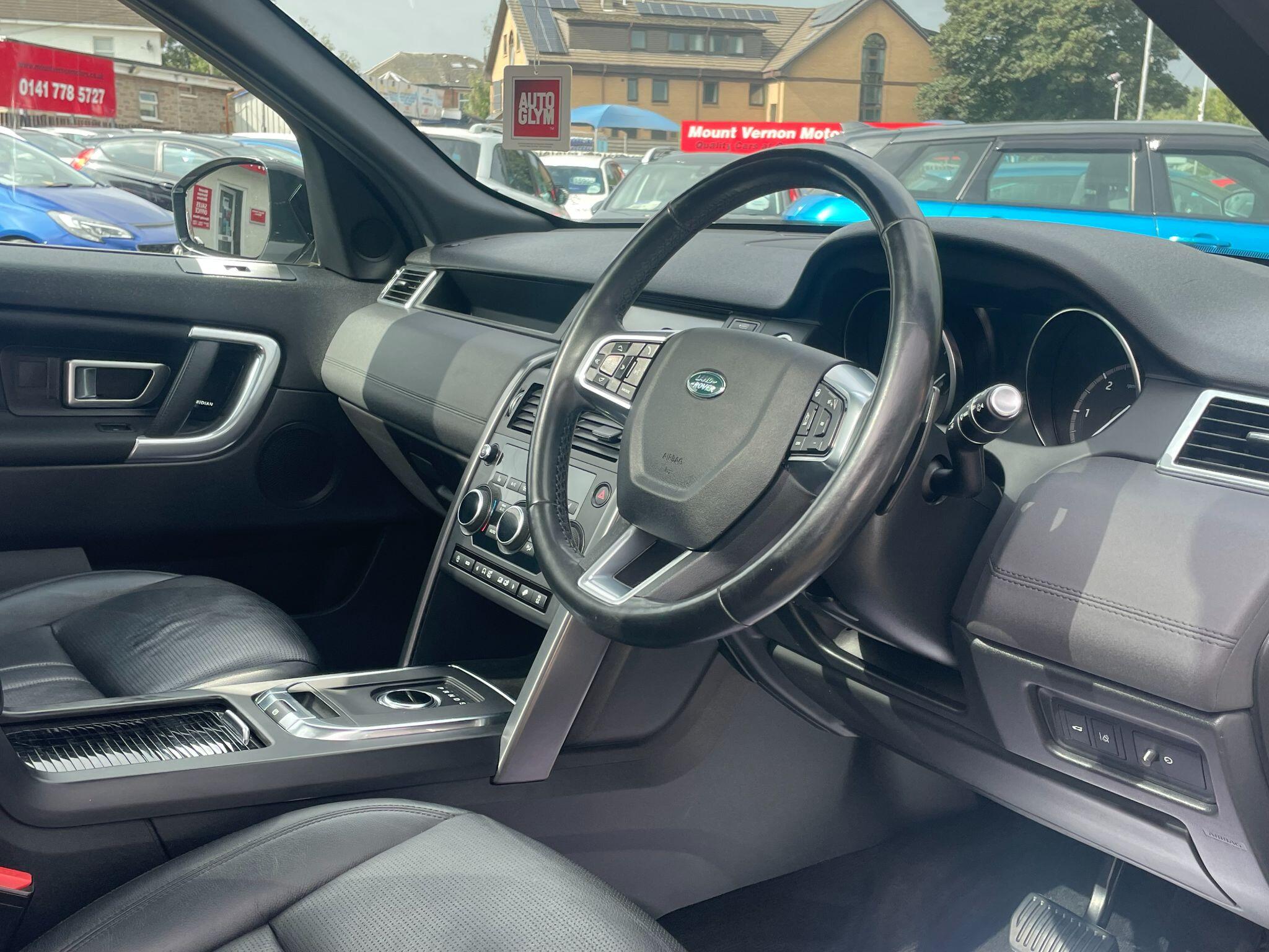Land Rover Discovery Sport view 19