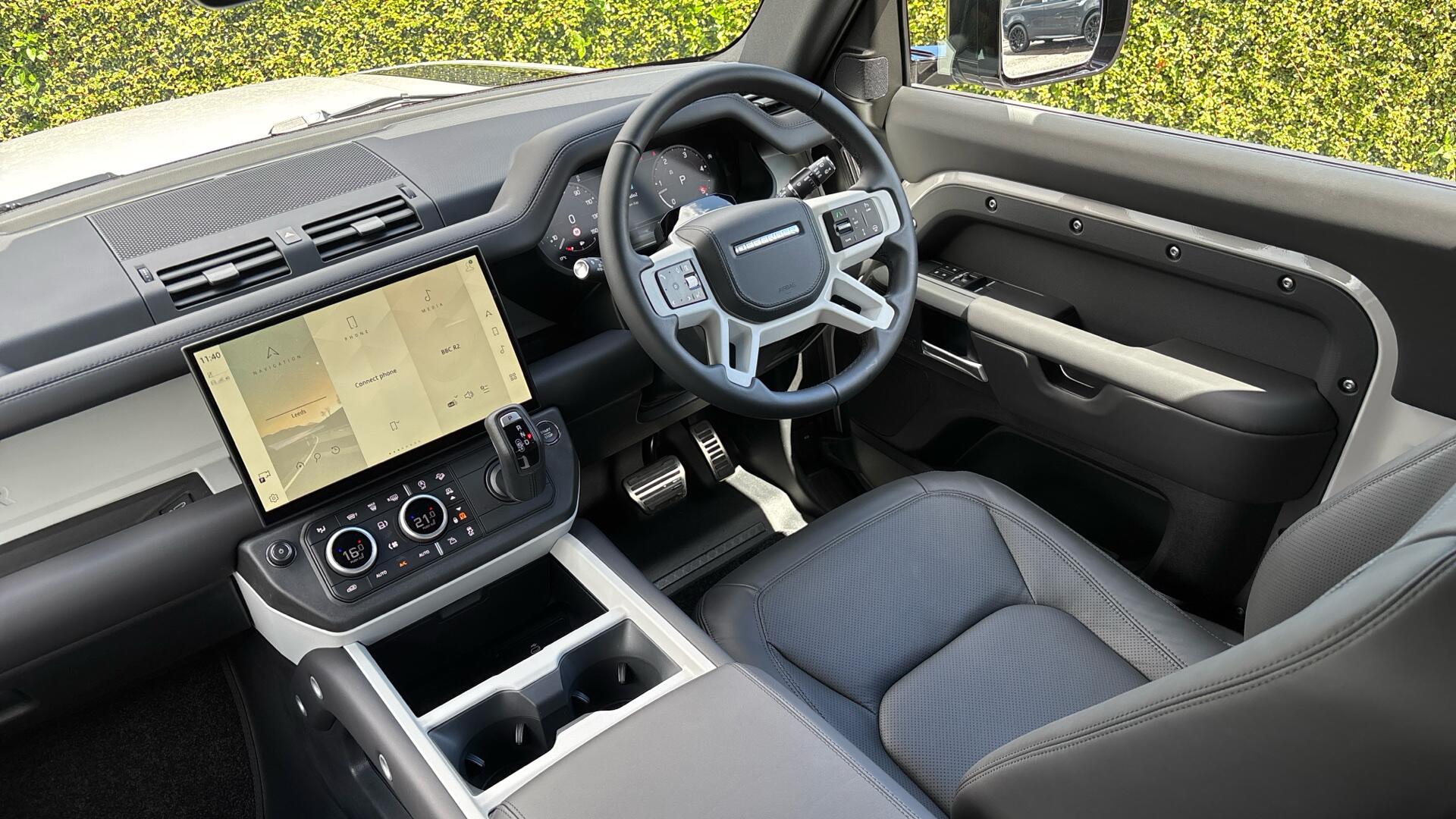 Land Rover Defender view 47