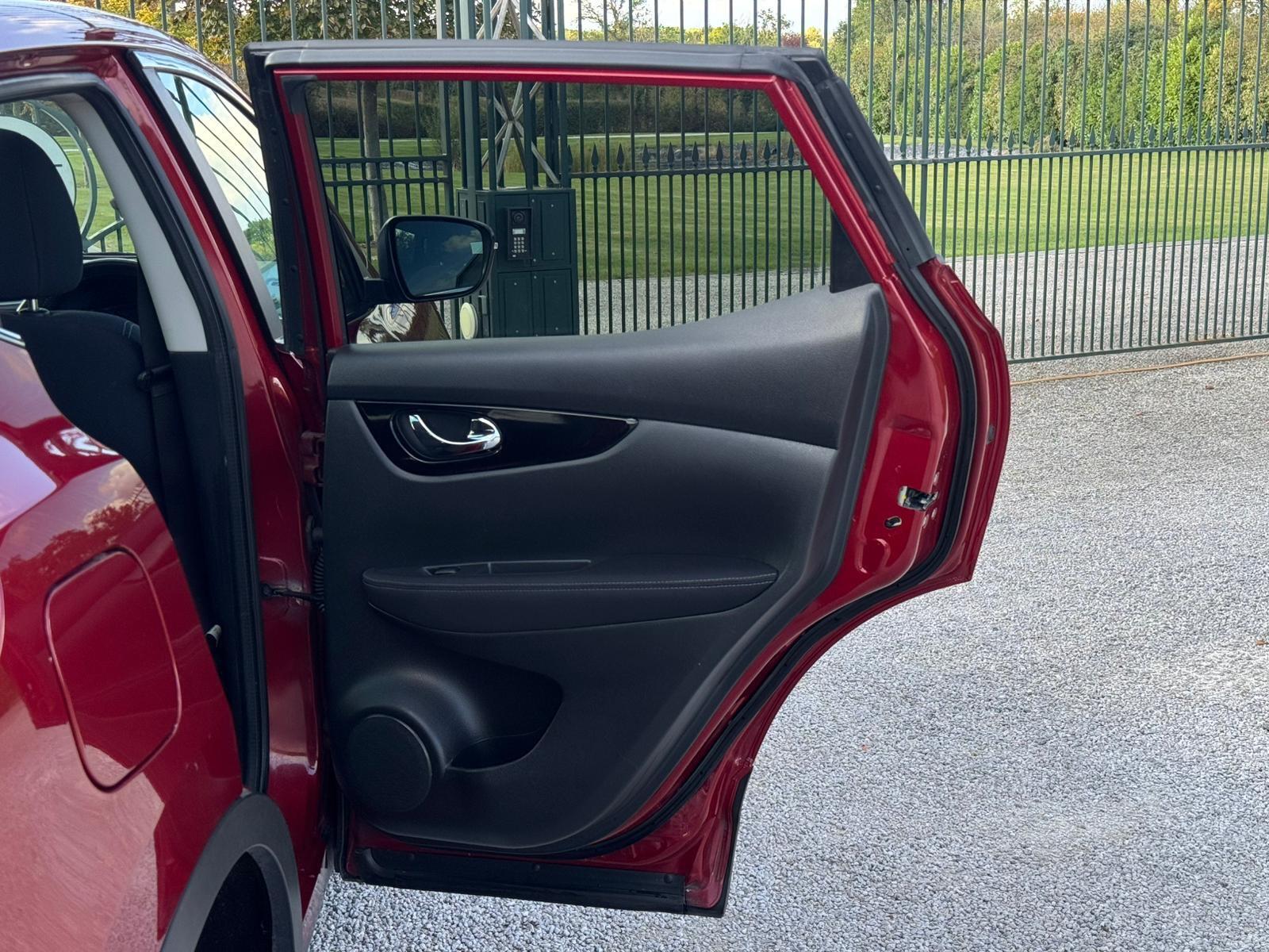 2014 Nissan Qashqai image 23