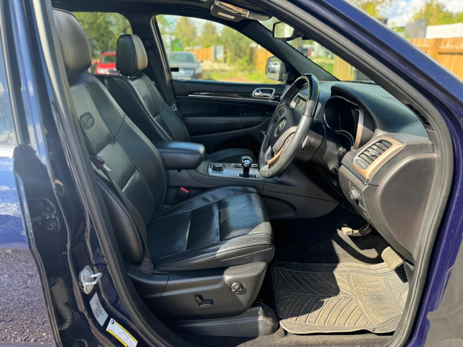 Jeep Grand Cherokee view 19