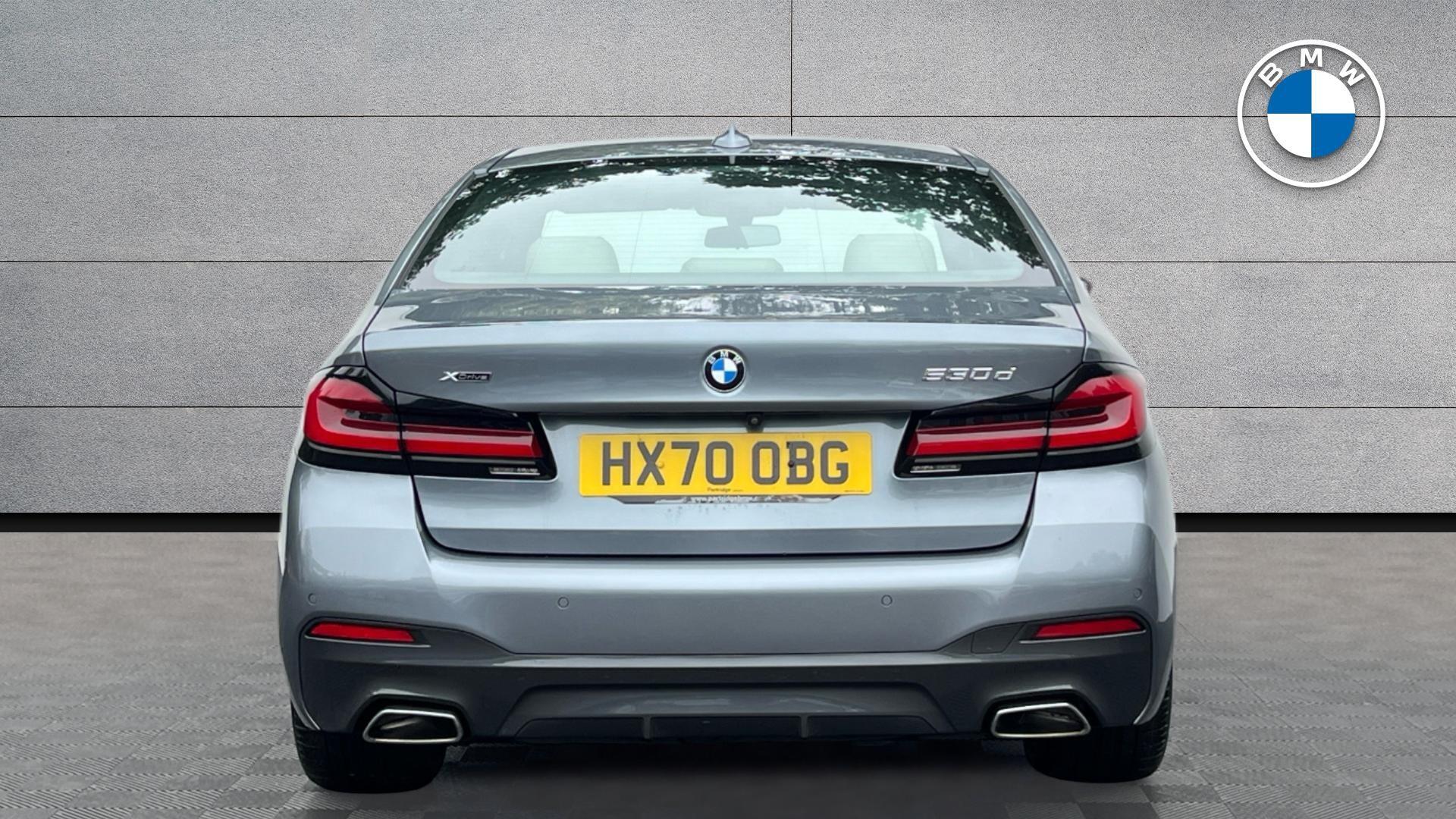 BMW 5 Series view 15