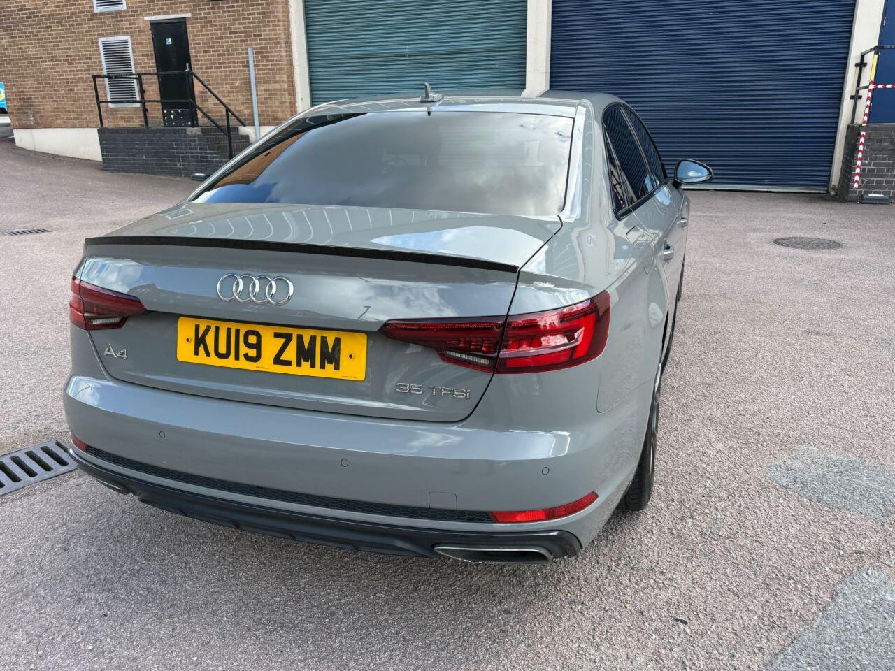 Audi A4 view 34