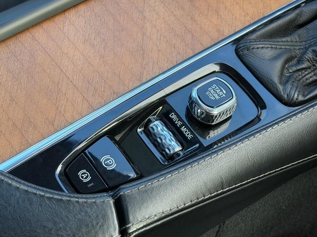 Volvo S90 view 42