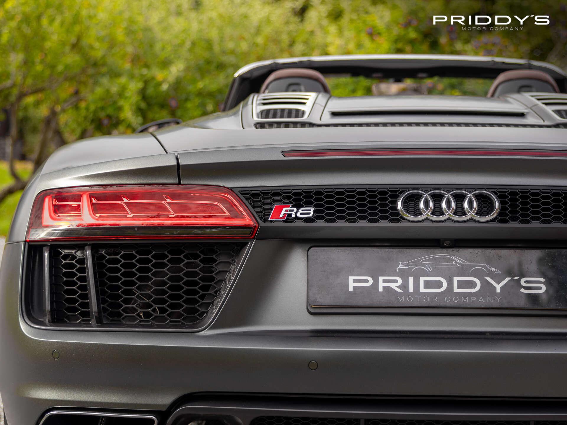 Audi R8 view 31