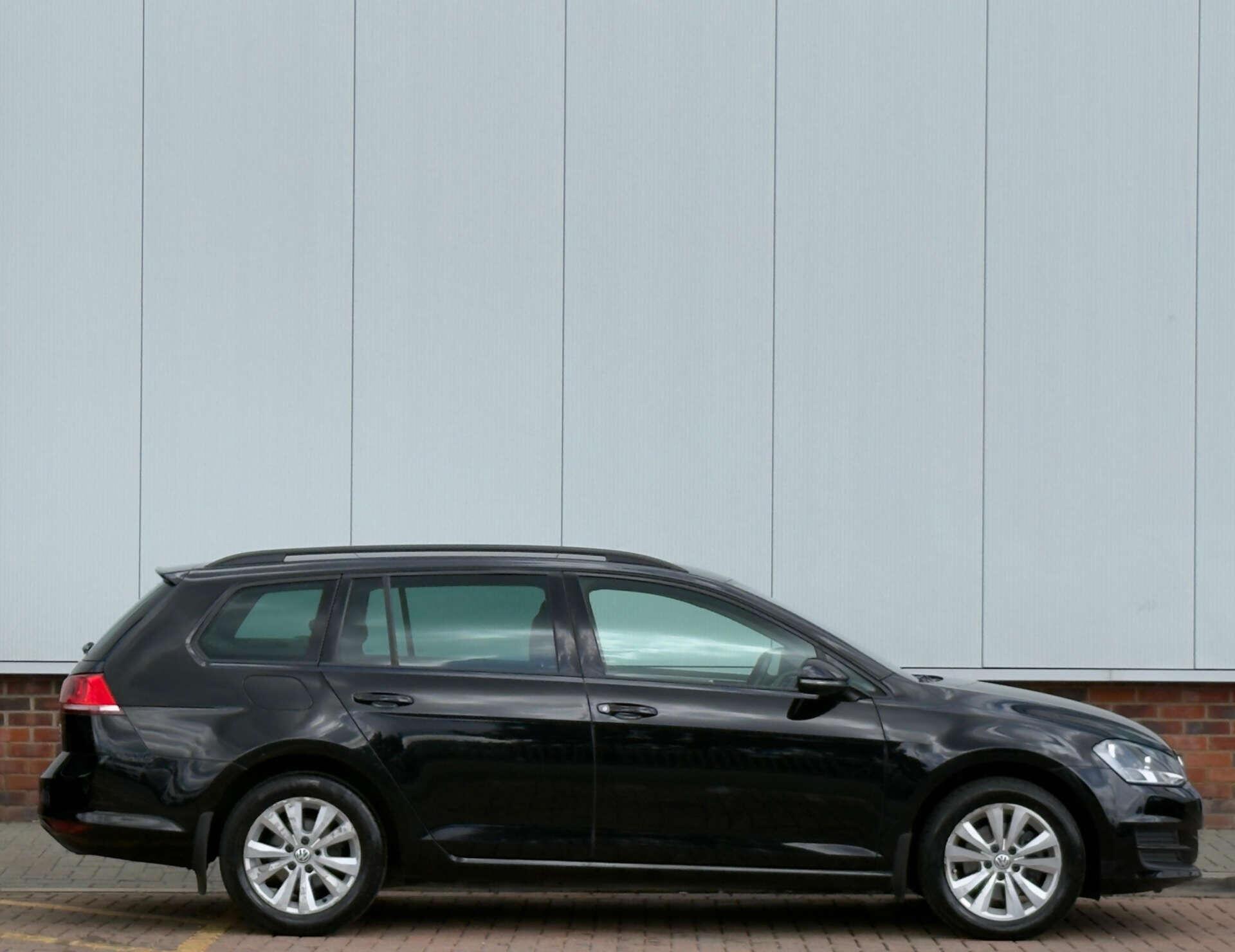 Volkswagen Golf view 10