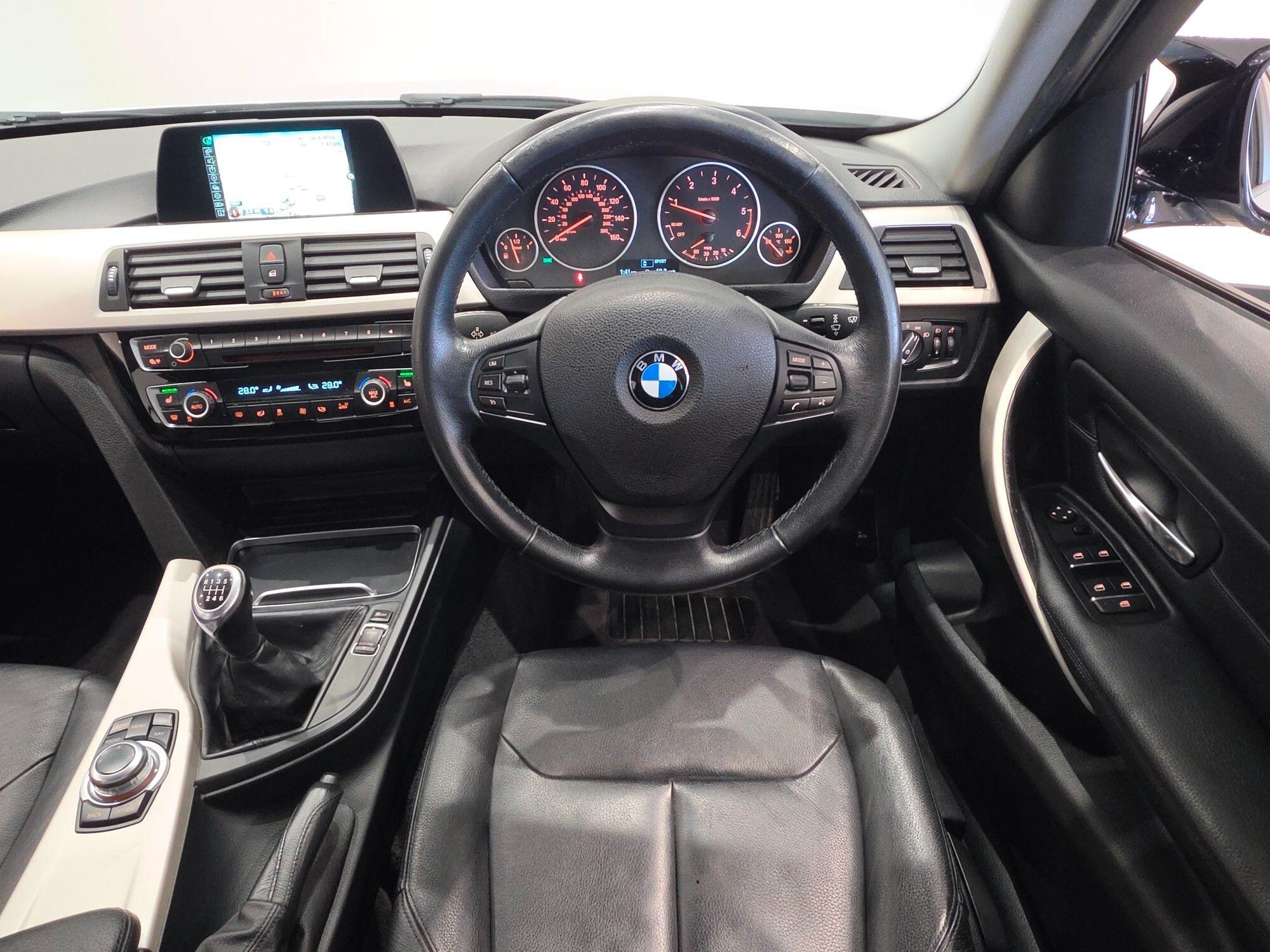 BMW 3 Series view 20