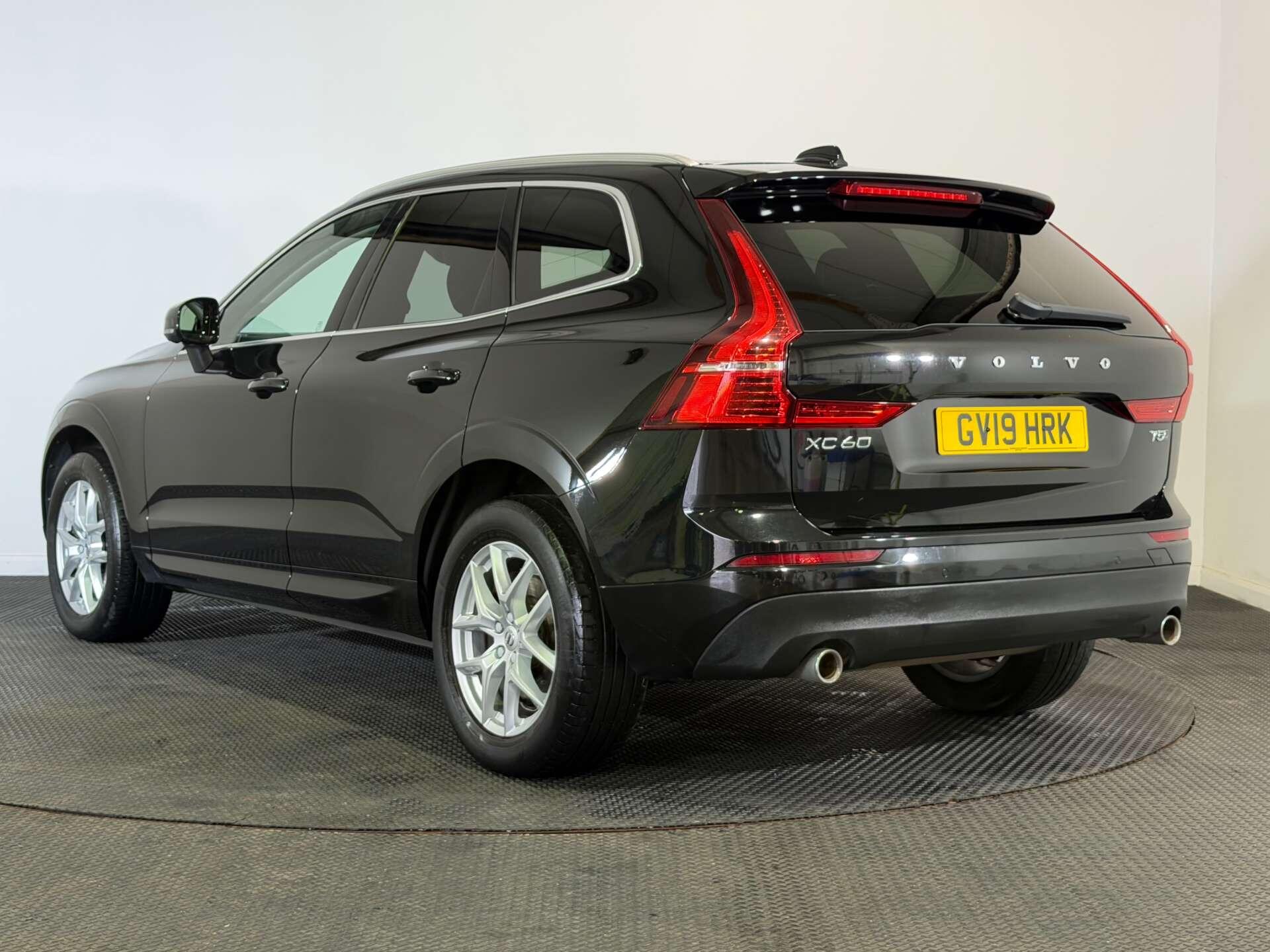 Volvo XC60 view 5