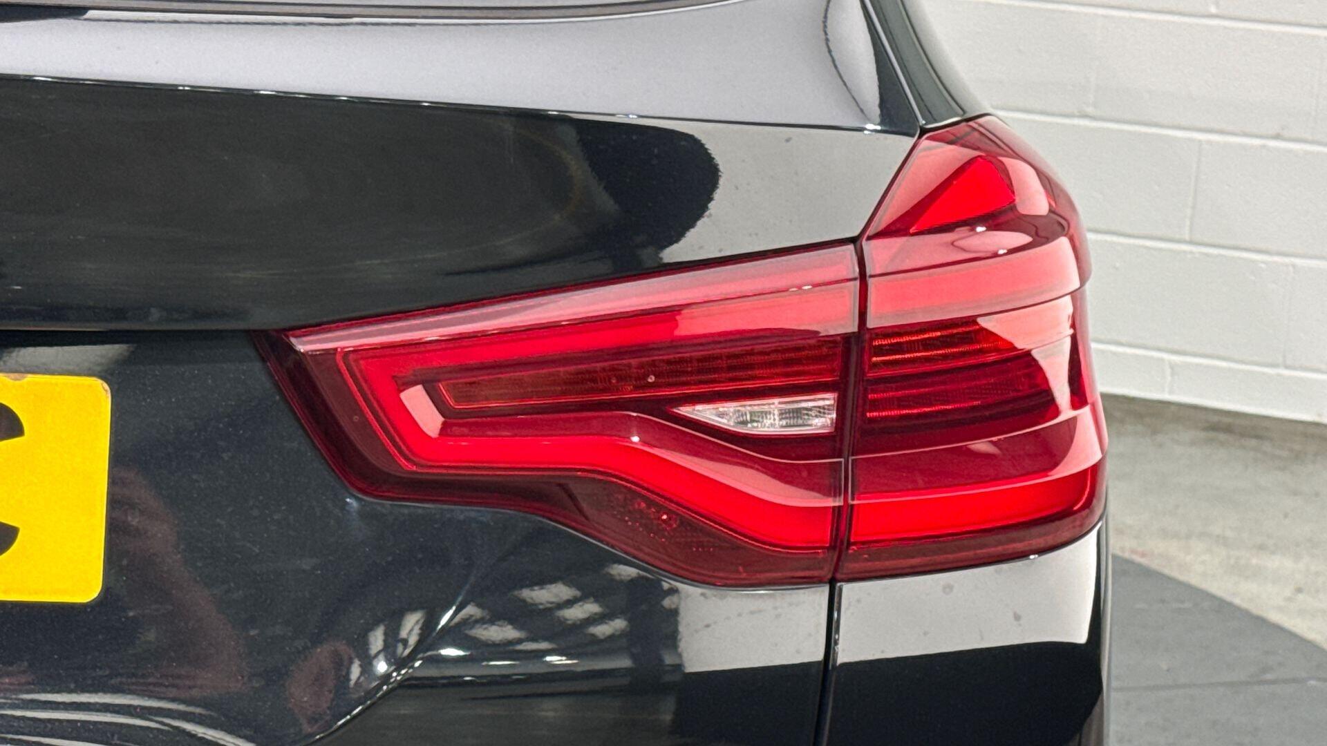 BMW X3 view 22
