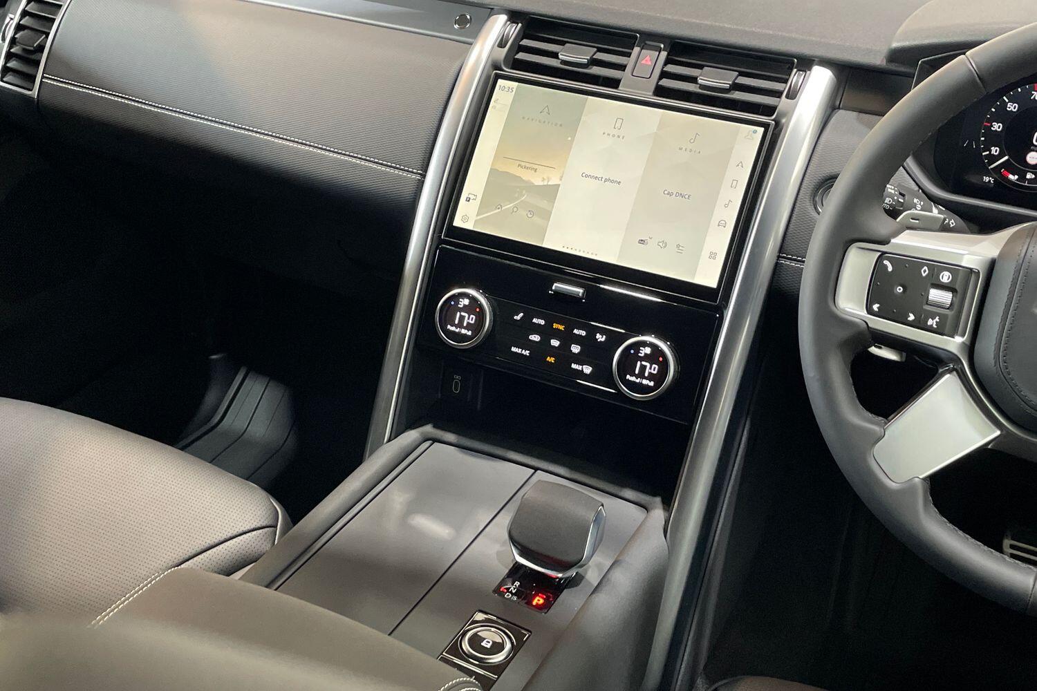 Land Rover Discovery view 12