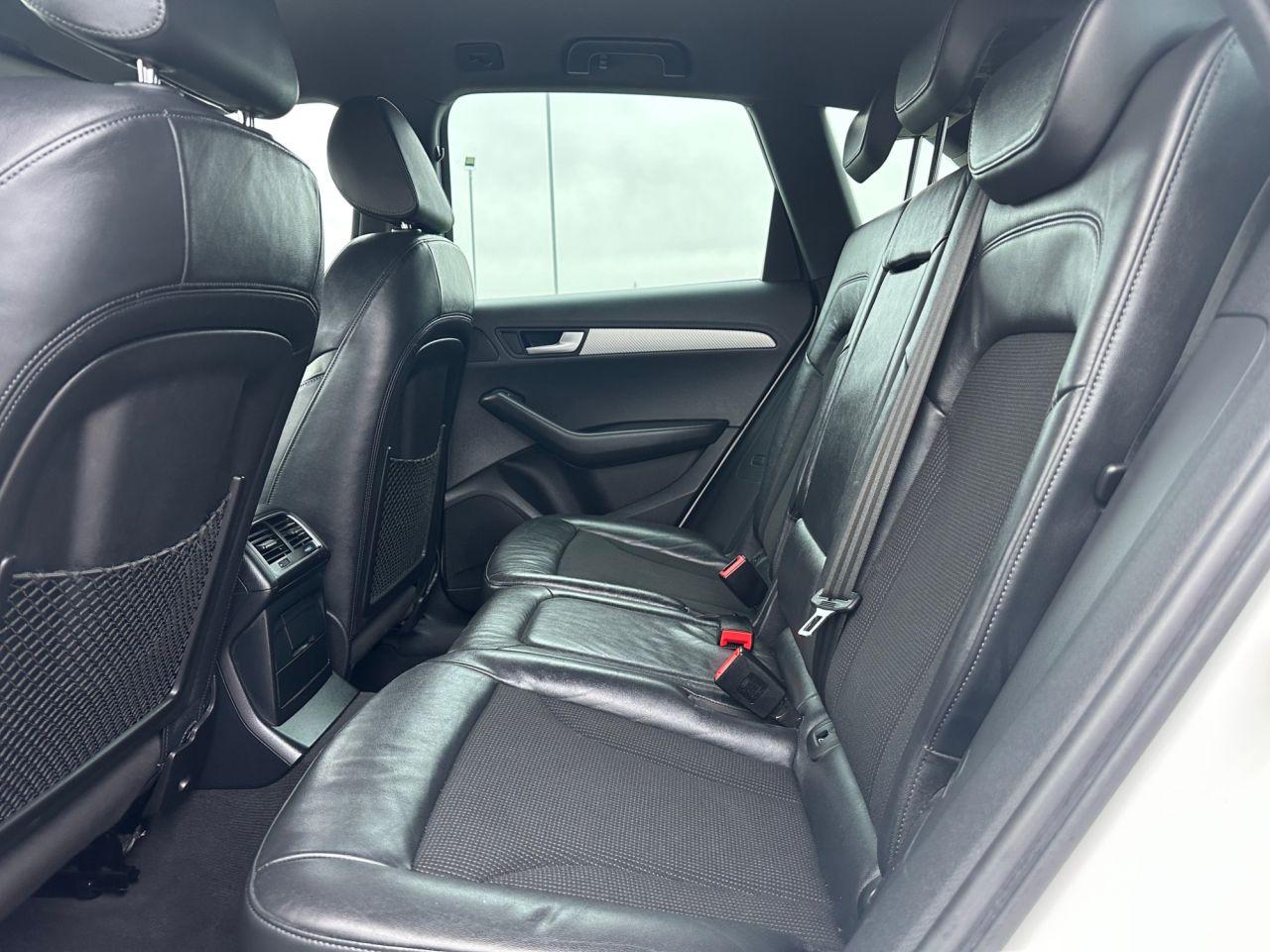 Audi Q5 view 11
