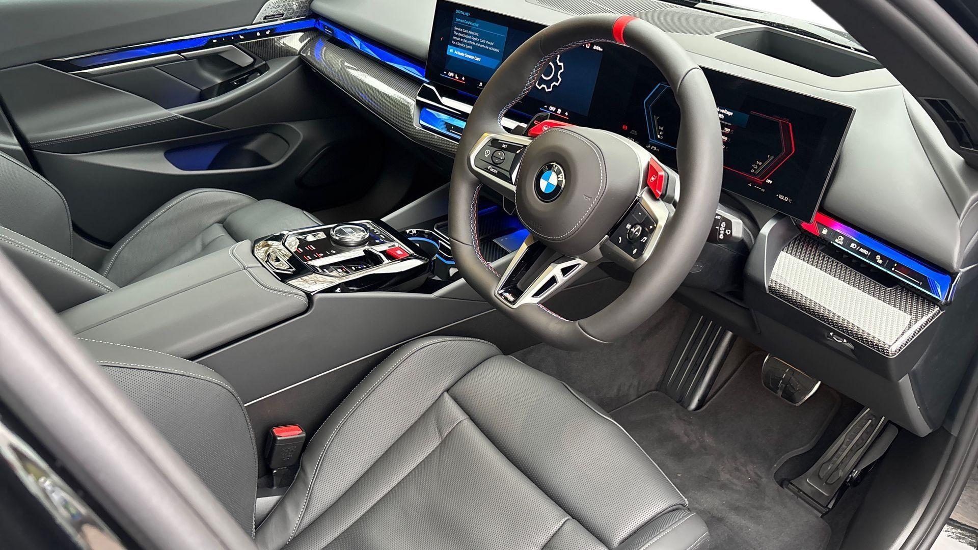 BMW M5 view 6