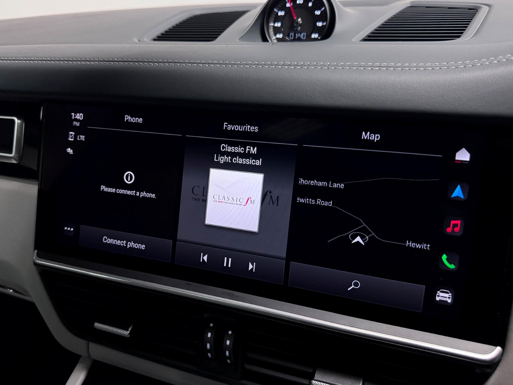 Porsche Cayenne view 40