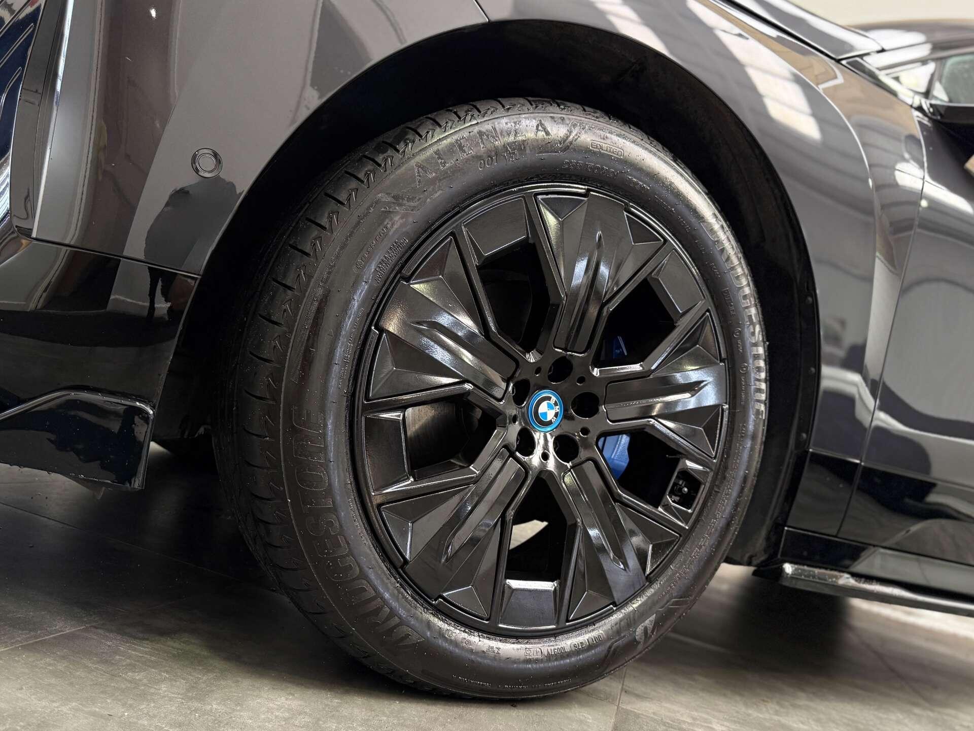 BMW Ix view 26
