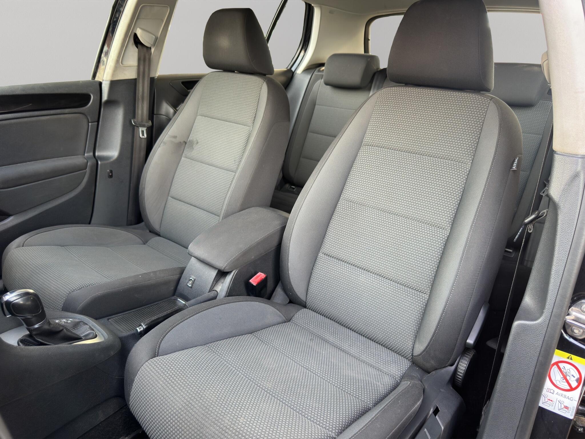 Volkswagen Golf view 10