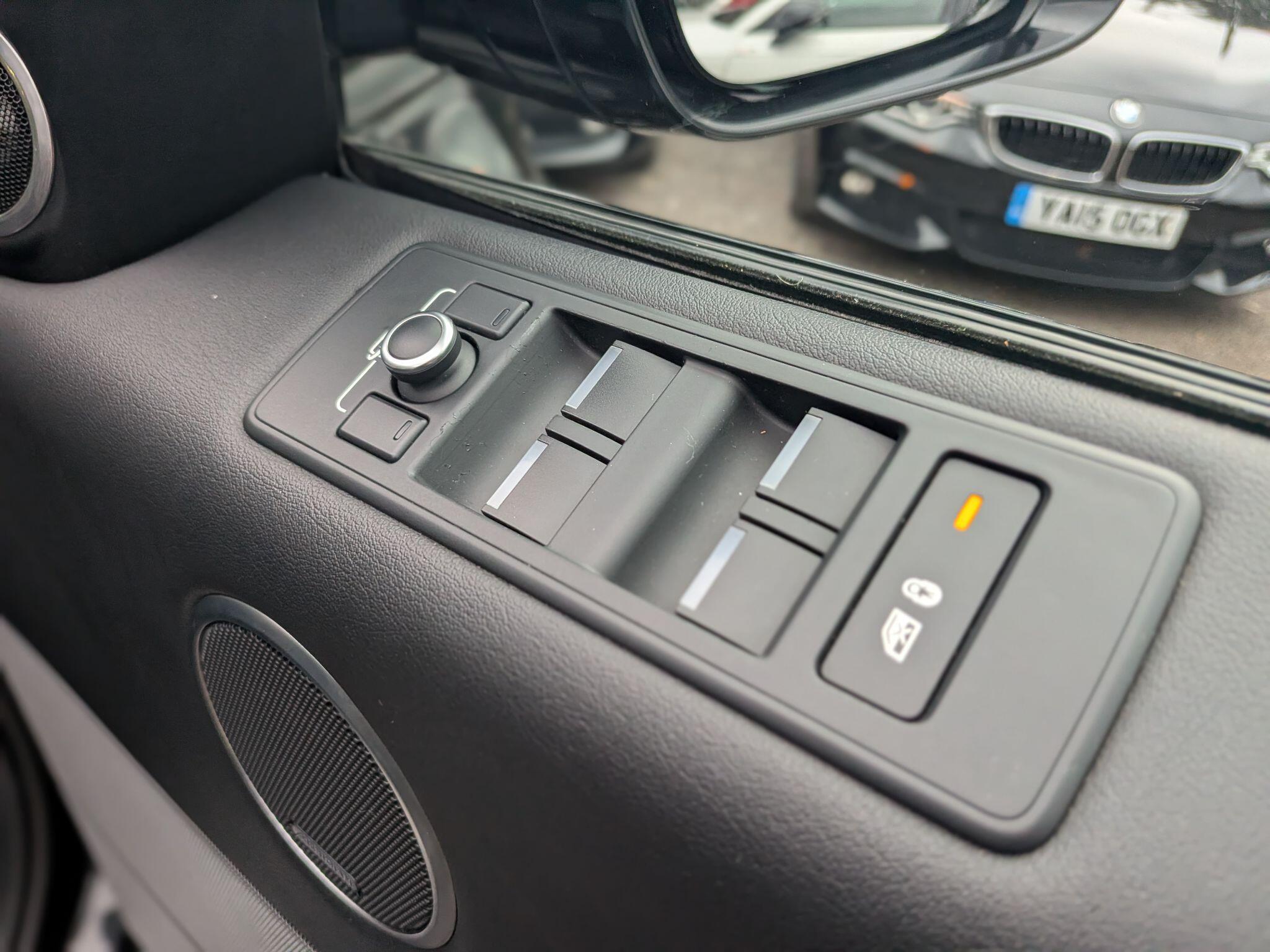 Land Rover Range Rover Sport view 40