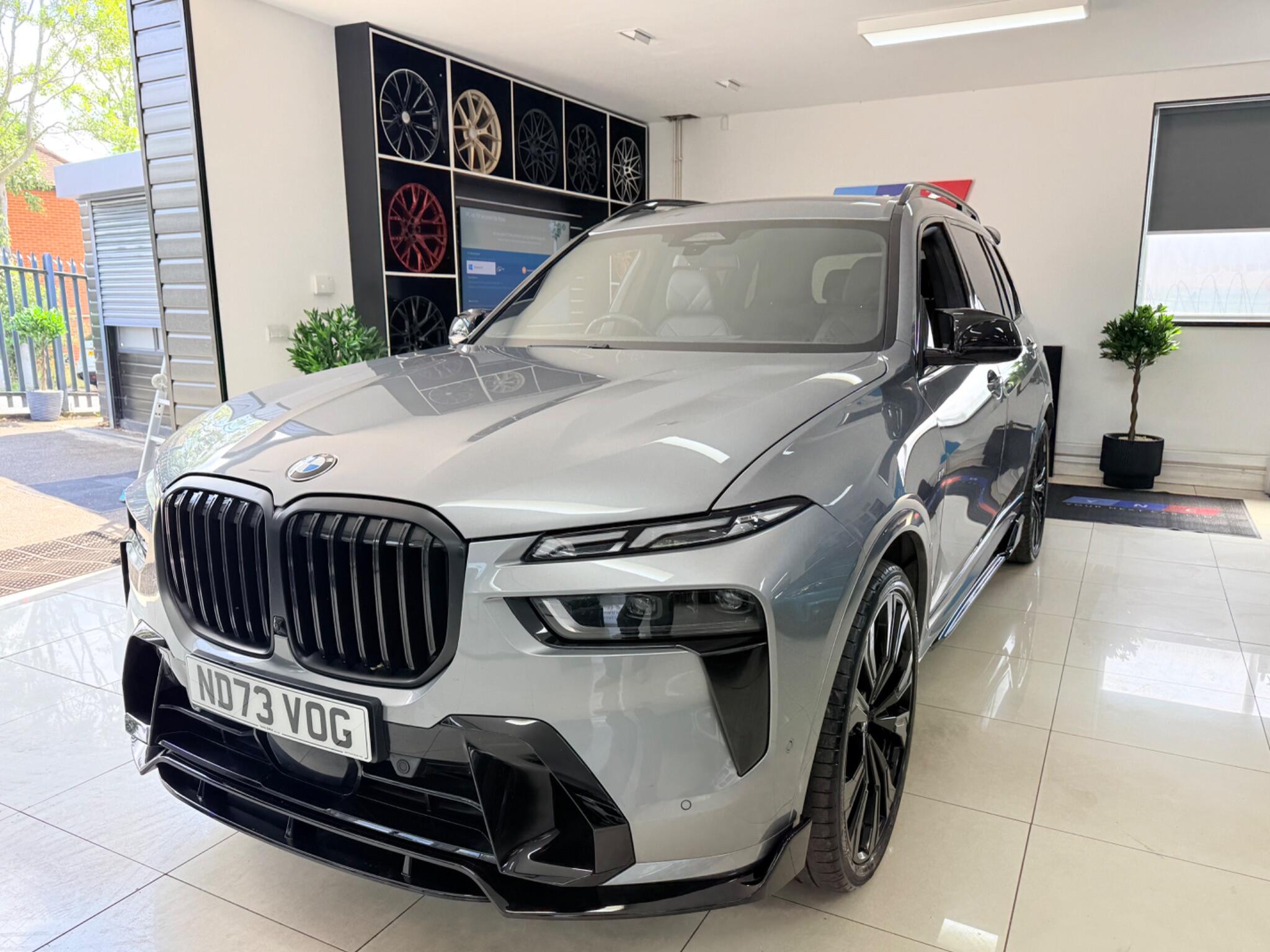 BMW X7 view 28