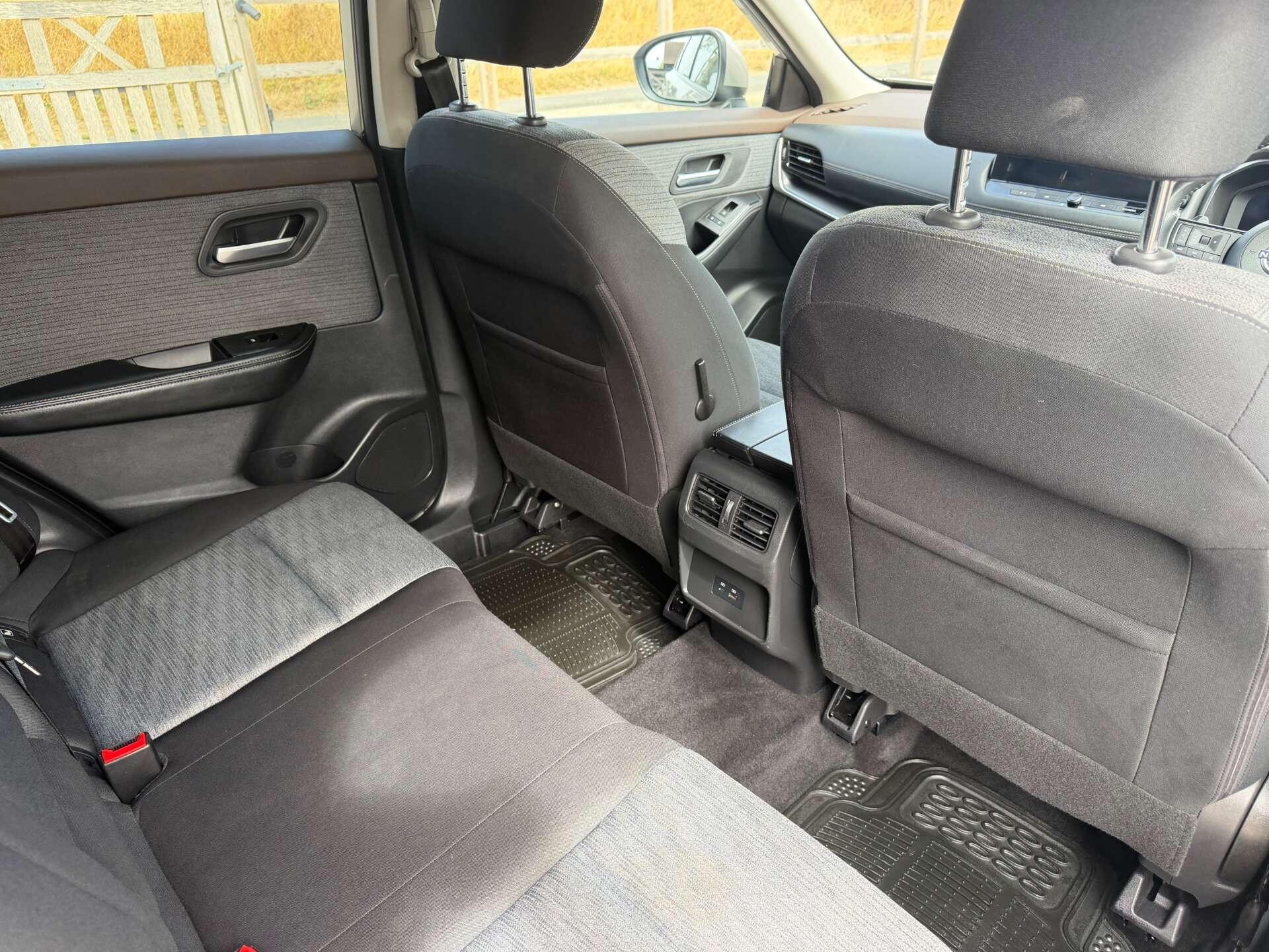 Nissan X-Trail view 15