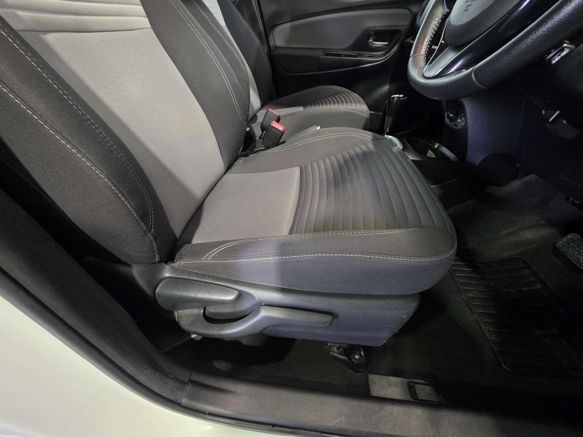 Toyota Yaris view 17