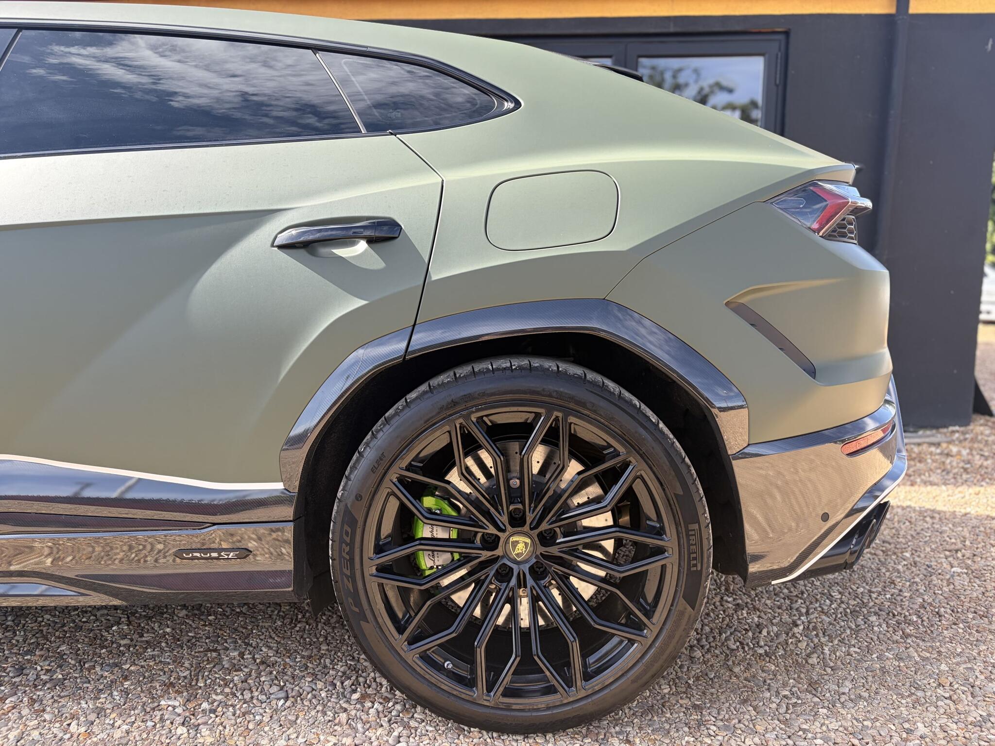 Lamborghini Urus view 8