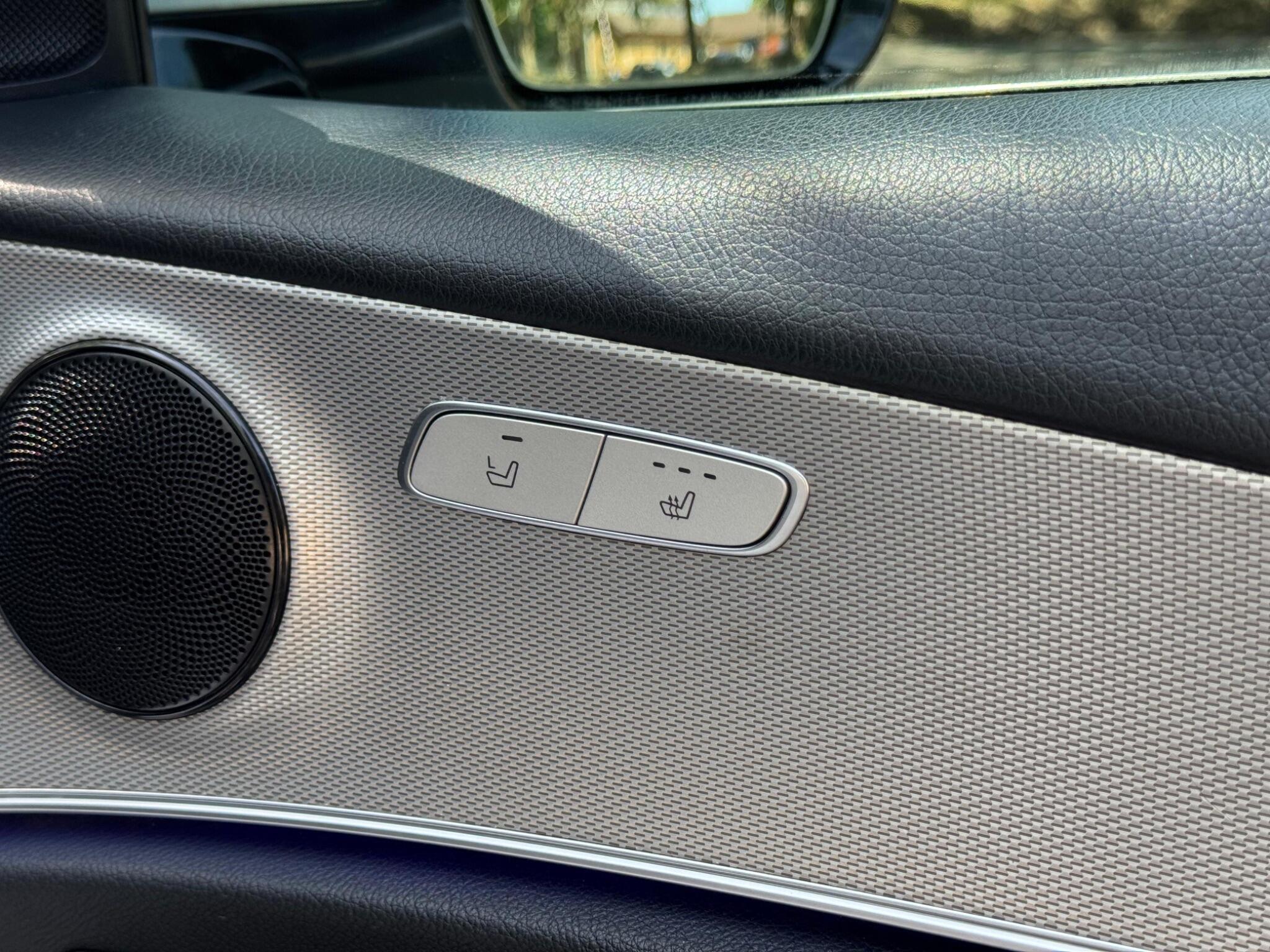 Mercedes-Benz E-Class view 26