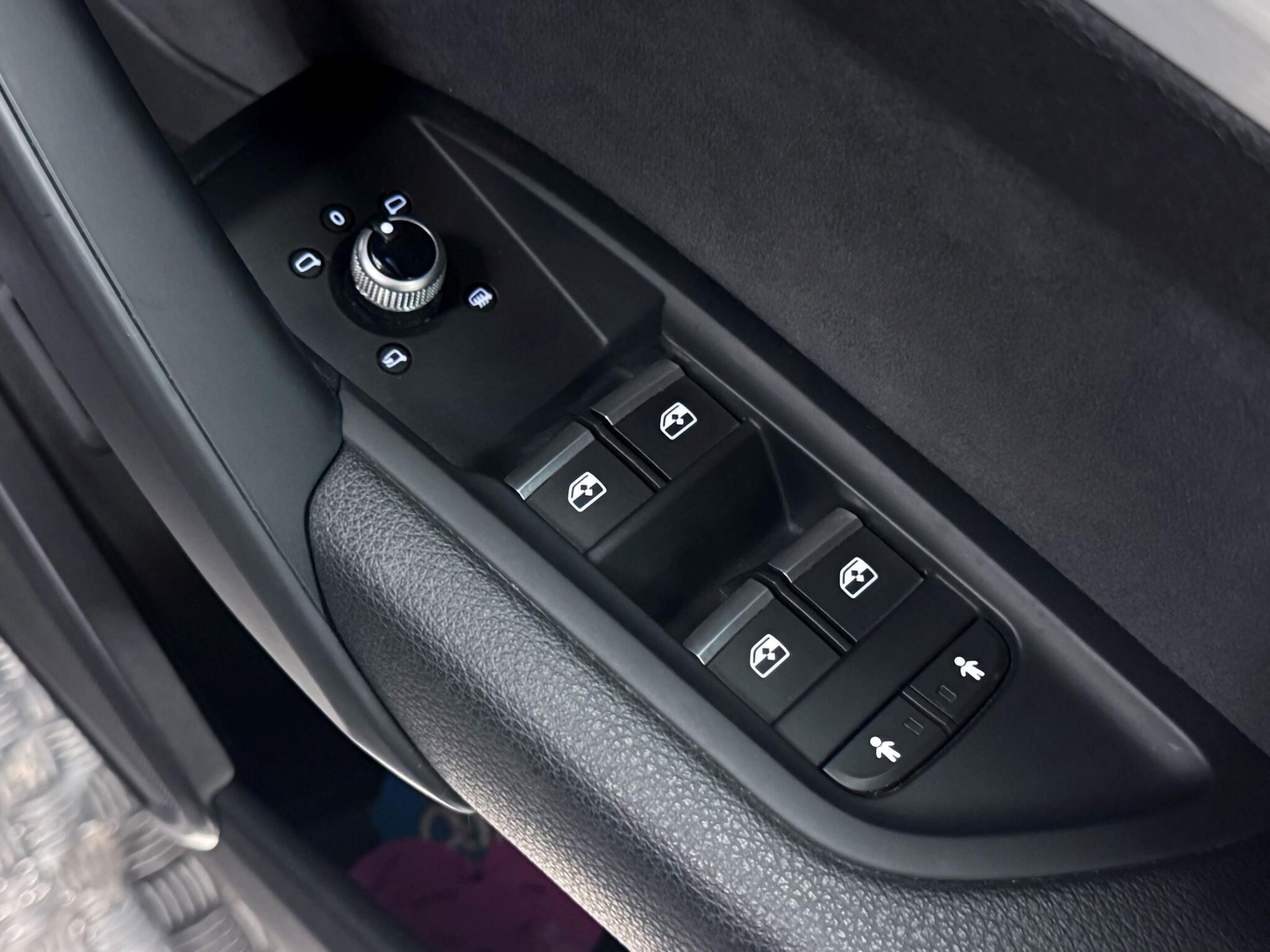 Audi Q5 view 26