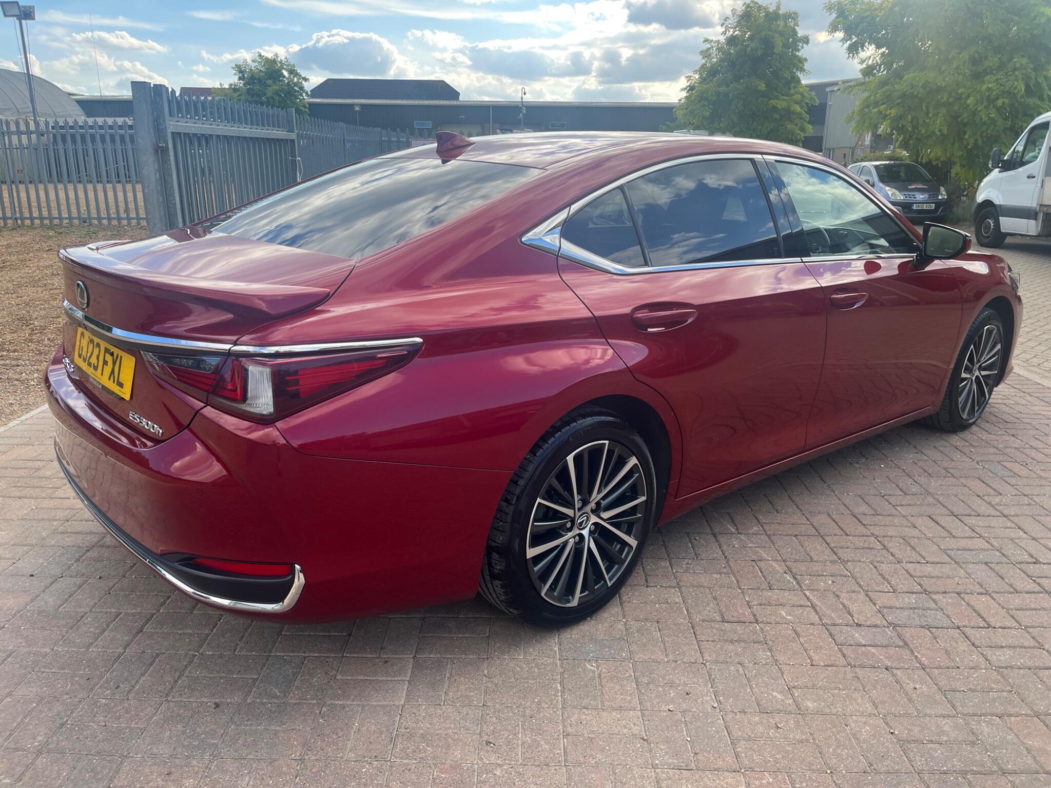 Lexus ES view 22