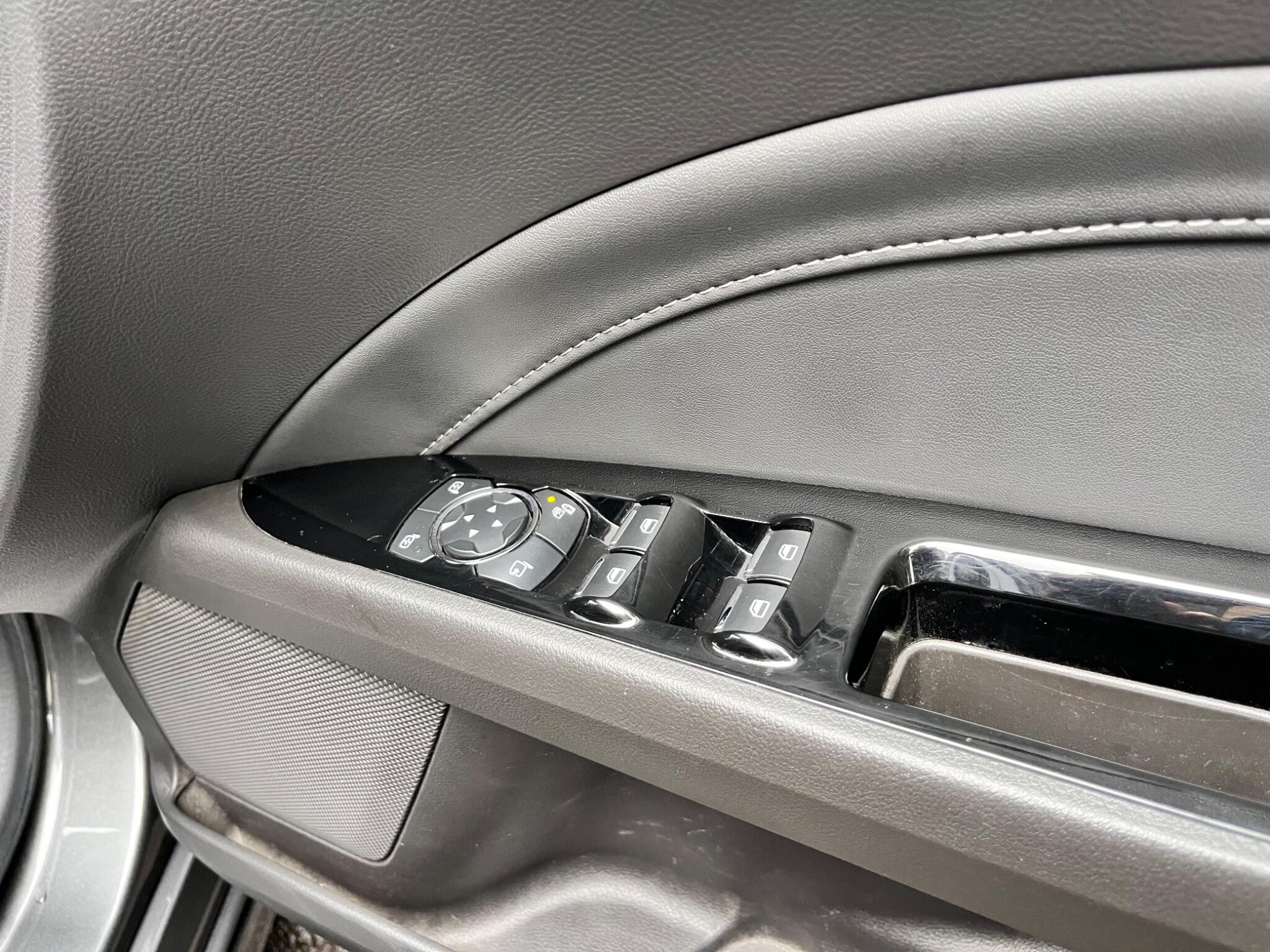 Ford Mondeo view 36