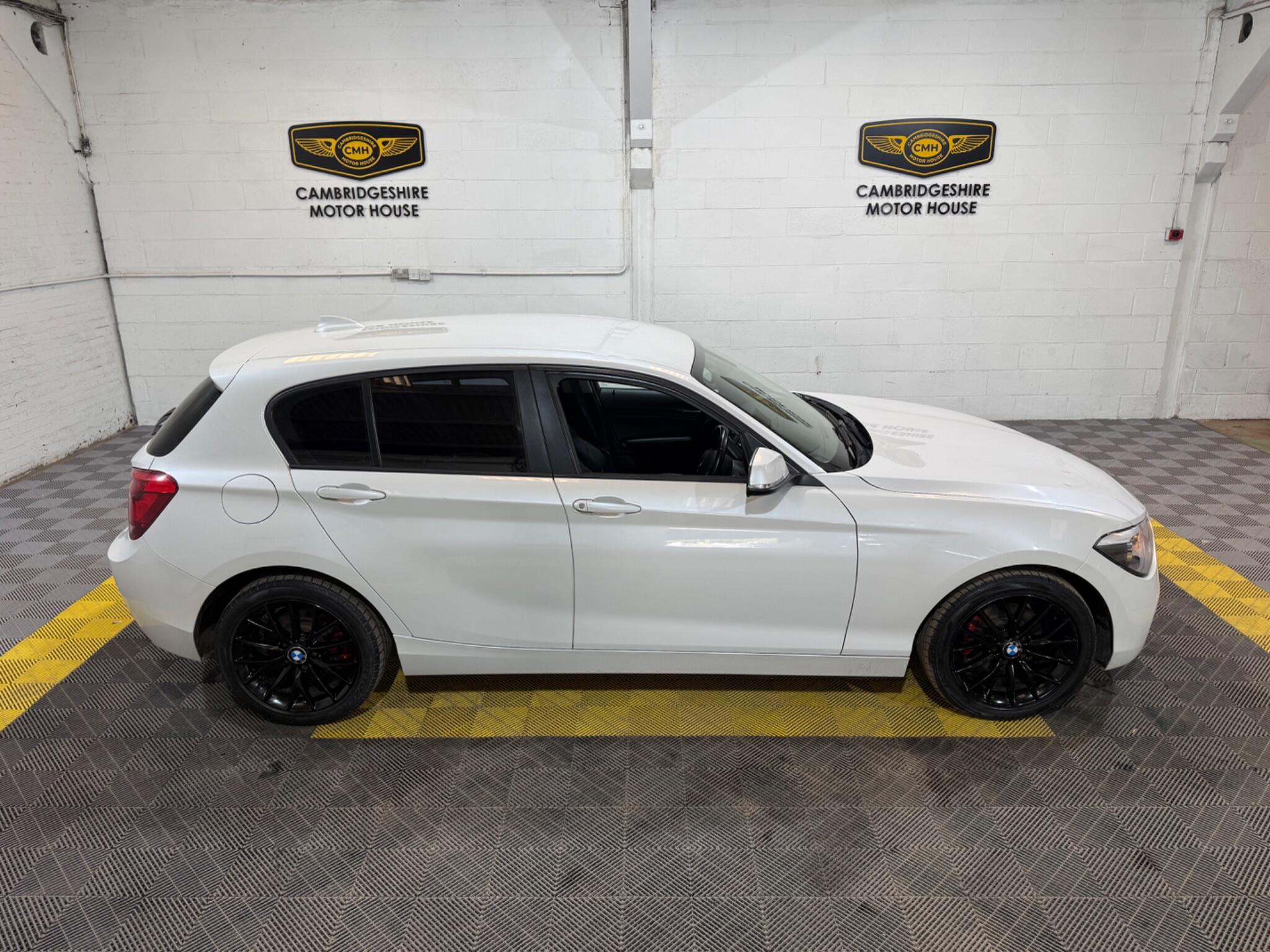 BMW 1 Series view 13